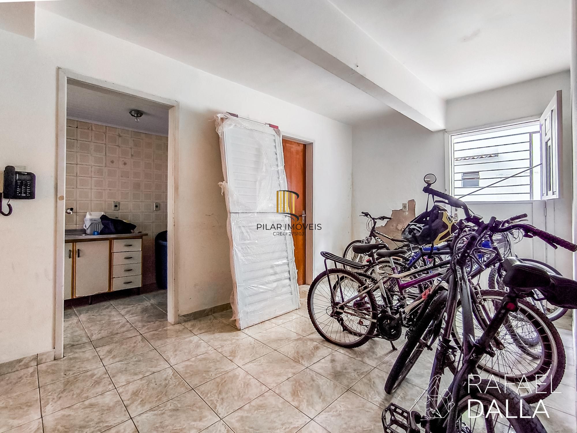 Na Rua Demétrio Ribeiro: apartamento de 1 dormitório reformado