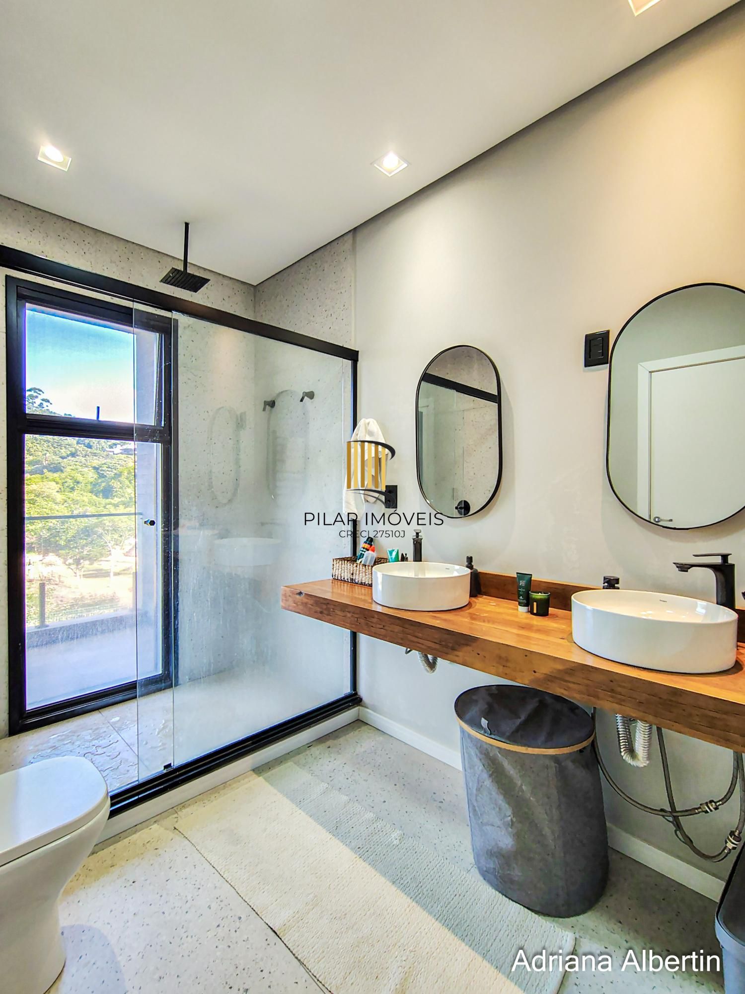 Casa em condomínio na Estrada das Três Meninas com 3 suítes