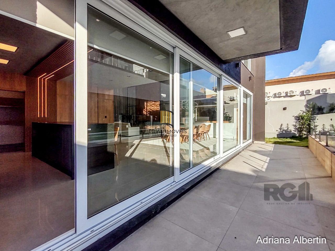 Casa Condominio para Venda - 266.44m², 4 dormitórios, sendo 4 suites, 2 vagas - Alphaville