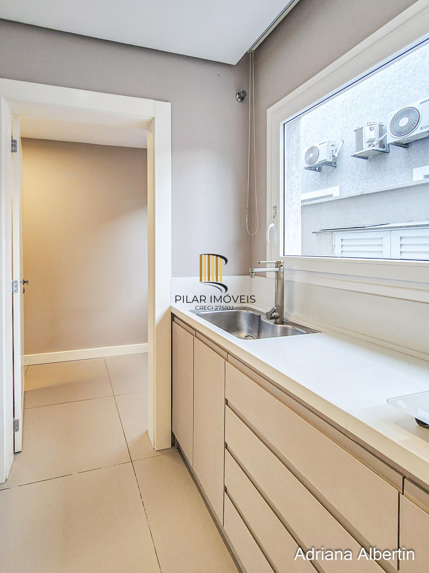 Casa com 400m² e 4 suítes