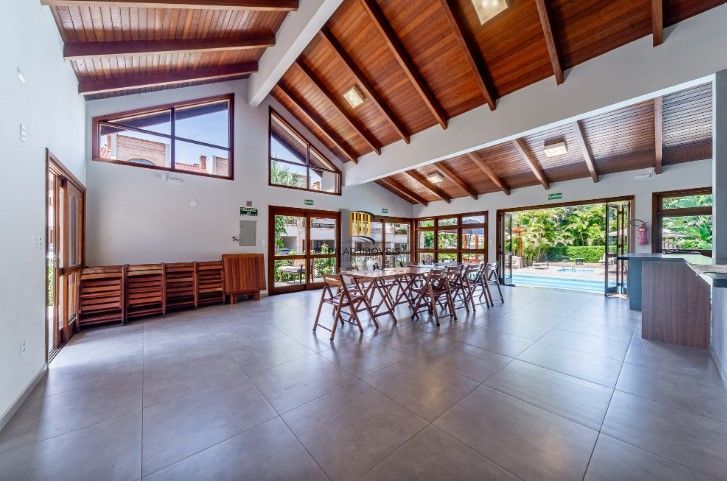 Casa de Condomínio 4 dormitórios no bairro Pedra Redonda