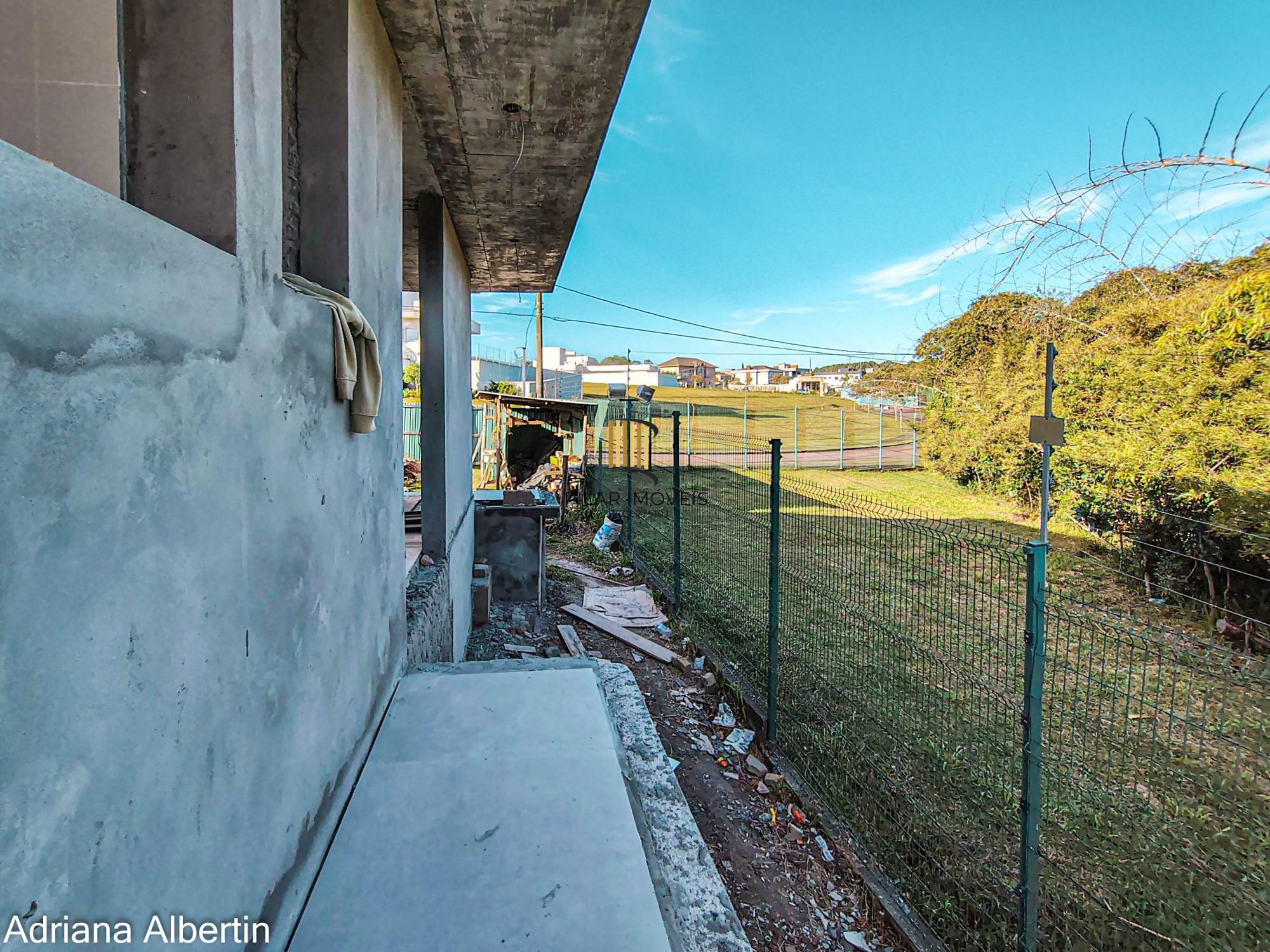 Casa térrea em condomínio na Estrada das Três Meninas – Alphaville