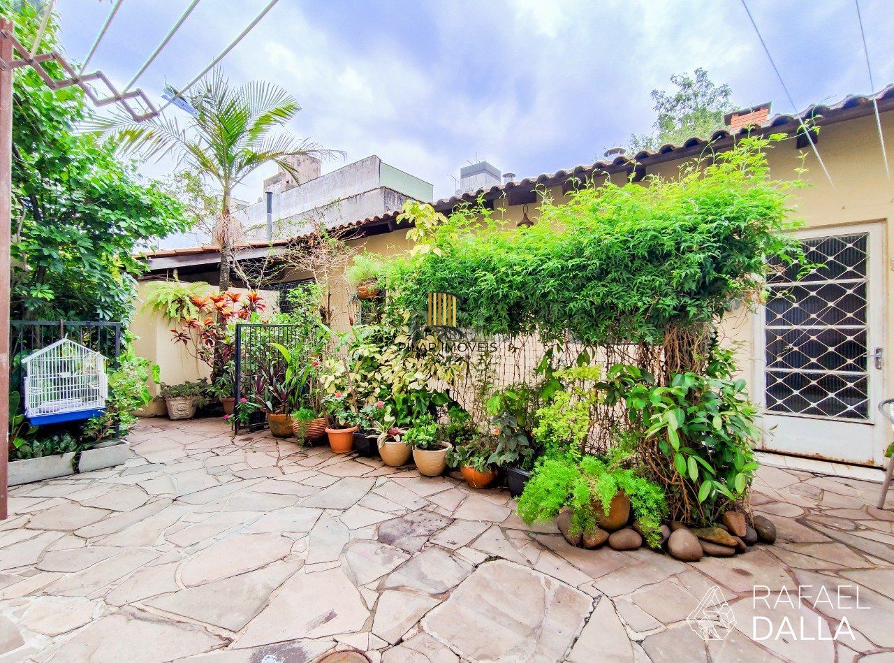 Casa 3 dormitórios no bairro Santana