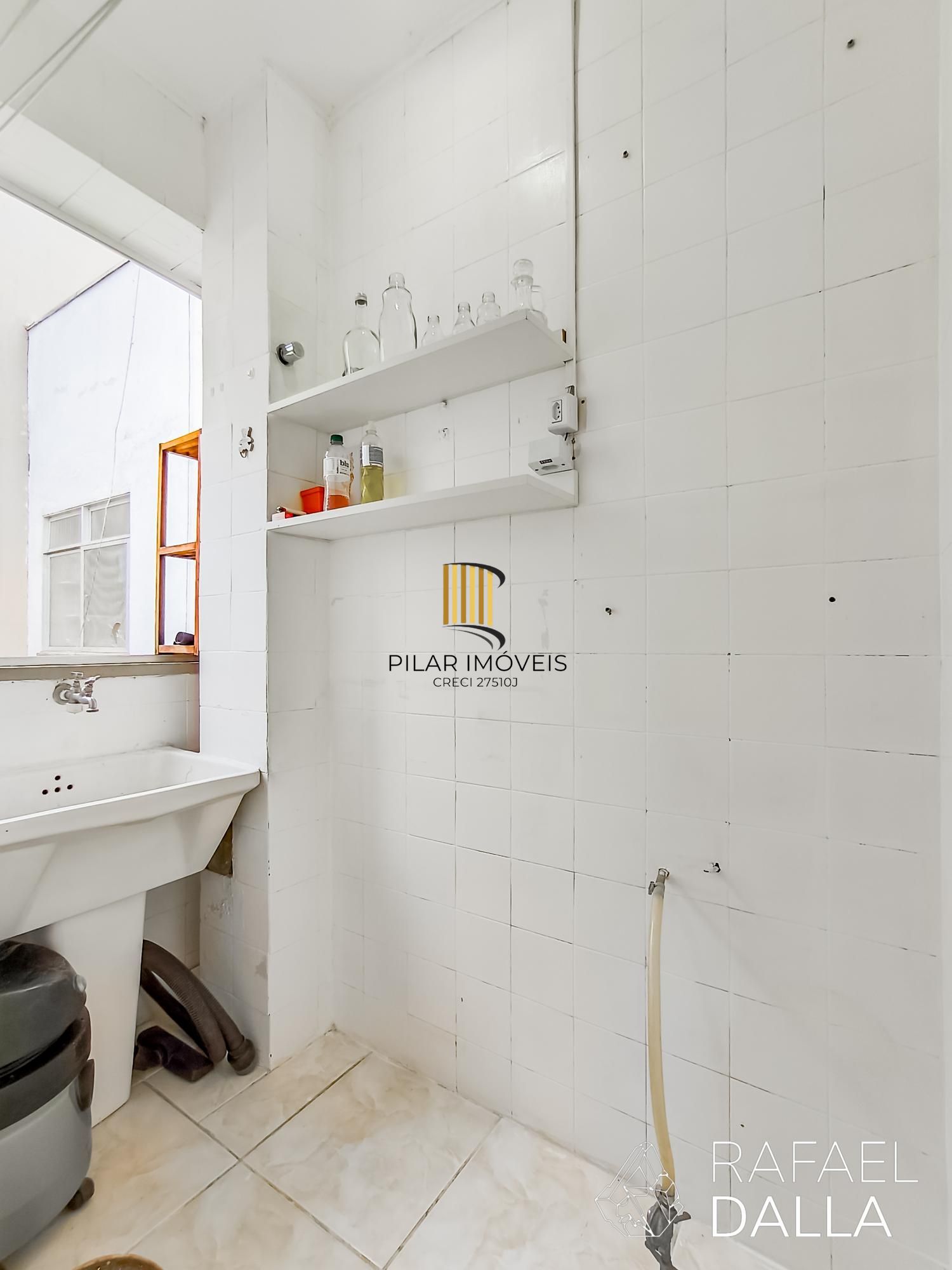 Na Rua Demétrio Ribeiro: apartamento de 1 dormitório reformado