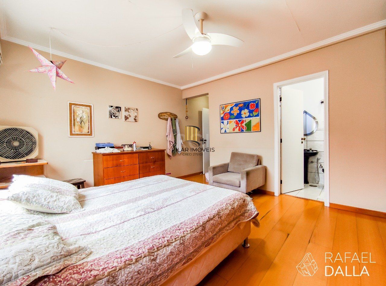 Casa 3 dormitórios no bairro Santana