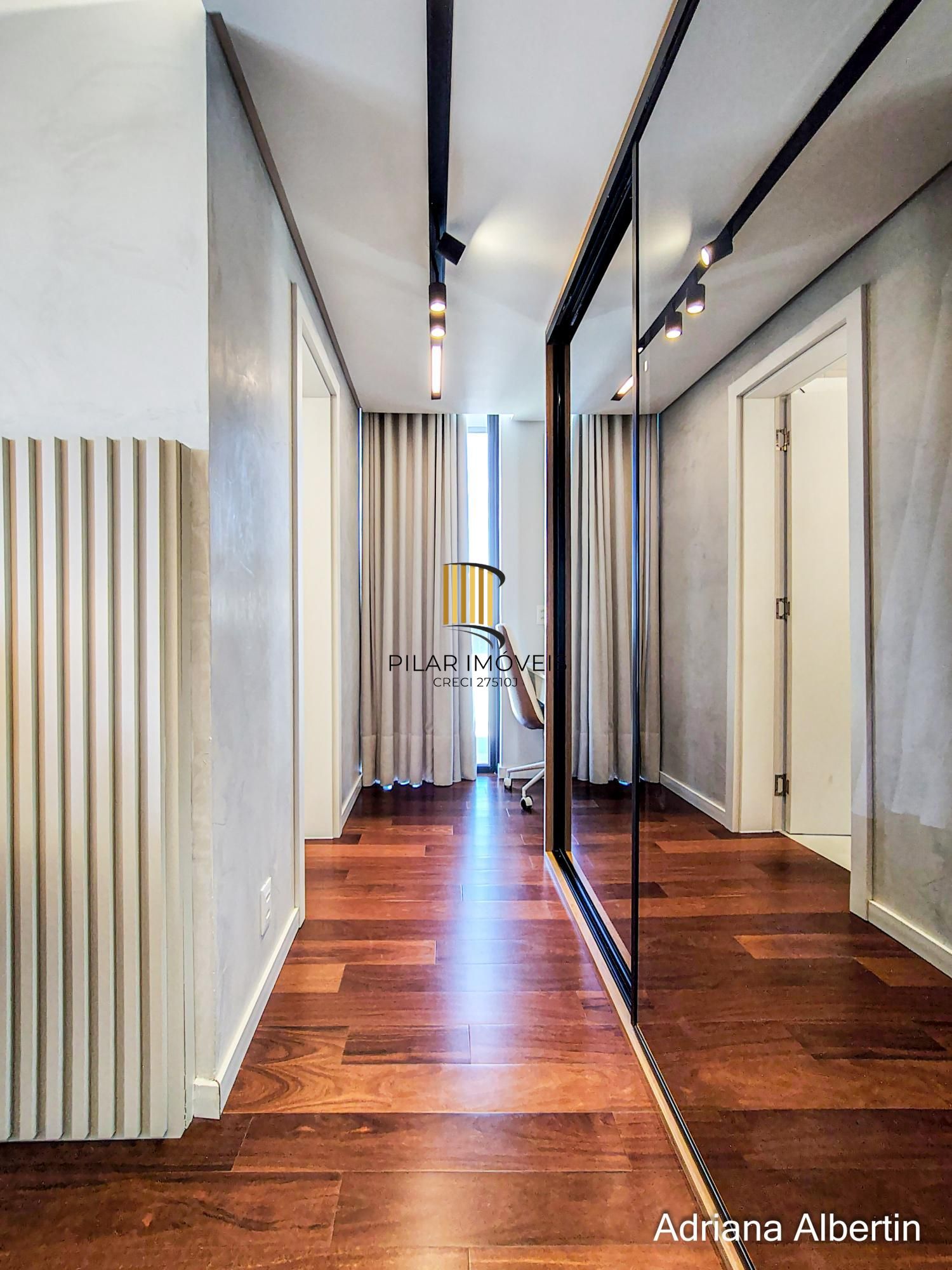 Casa com 4 suítes e escritório - Alphaville Porto Alegre