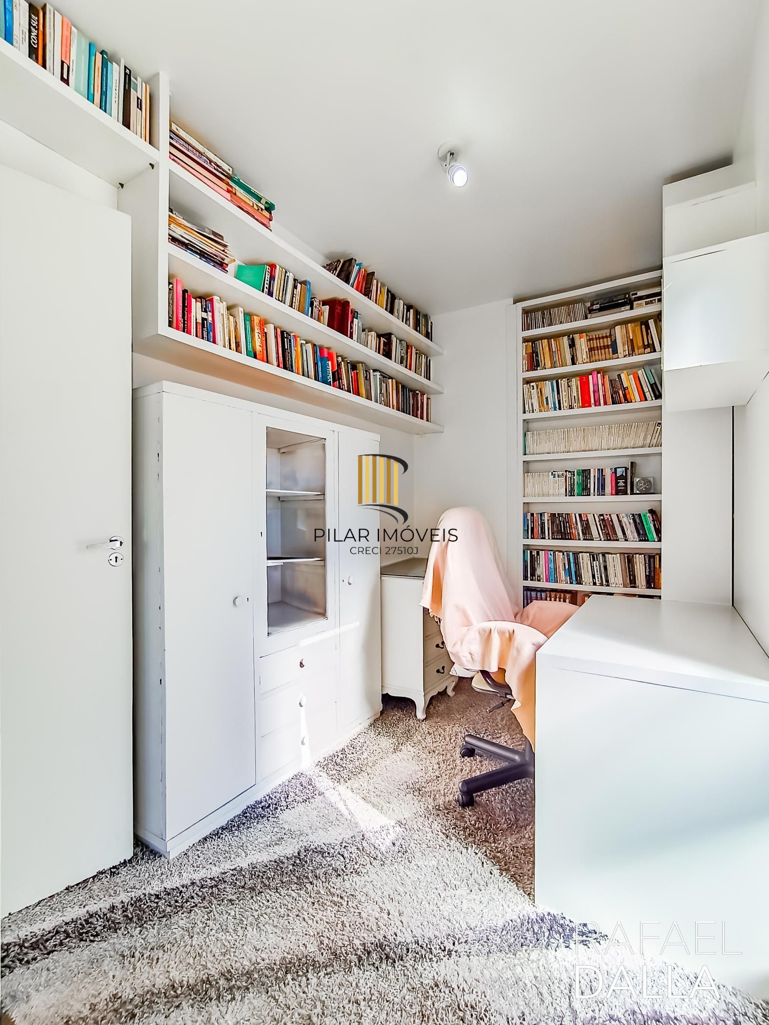 Apartamento de 3 dormitórios com suíte, vaga e portaria 24h na Protásio Alves