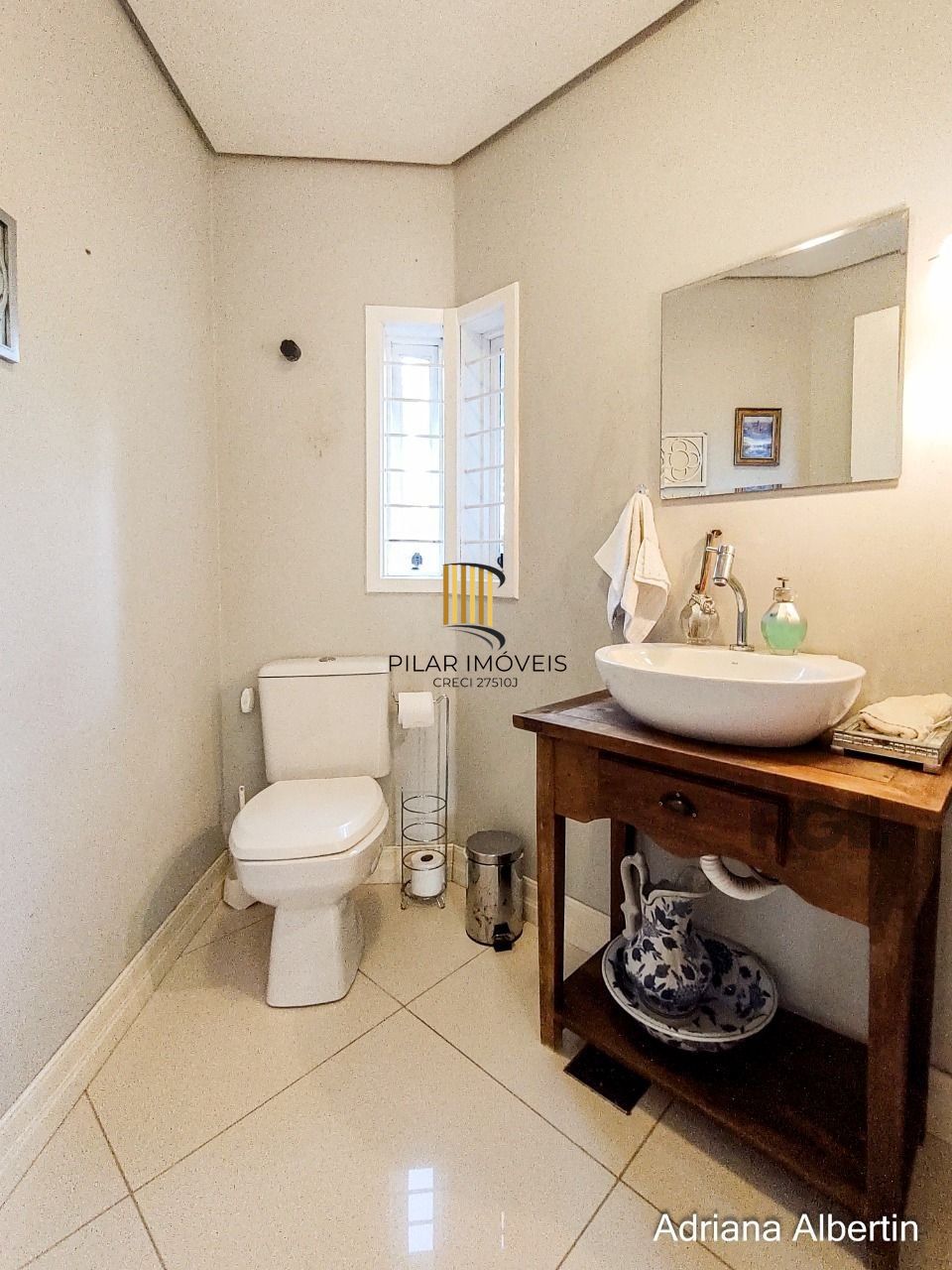 Casa 5 dormitórios no bairro Ipanema