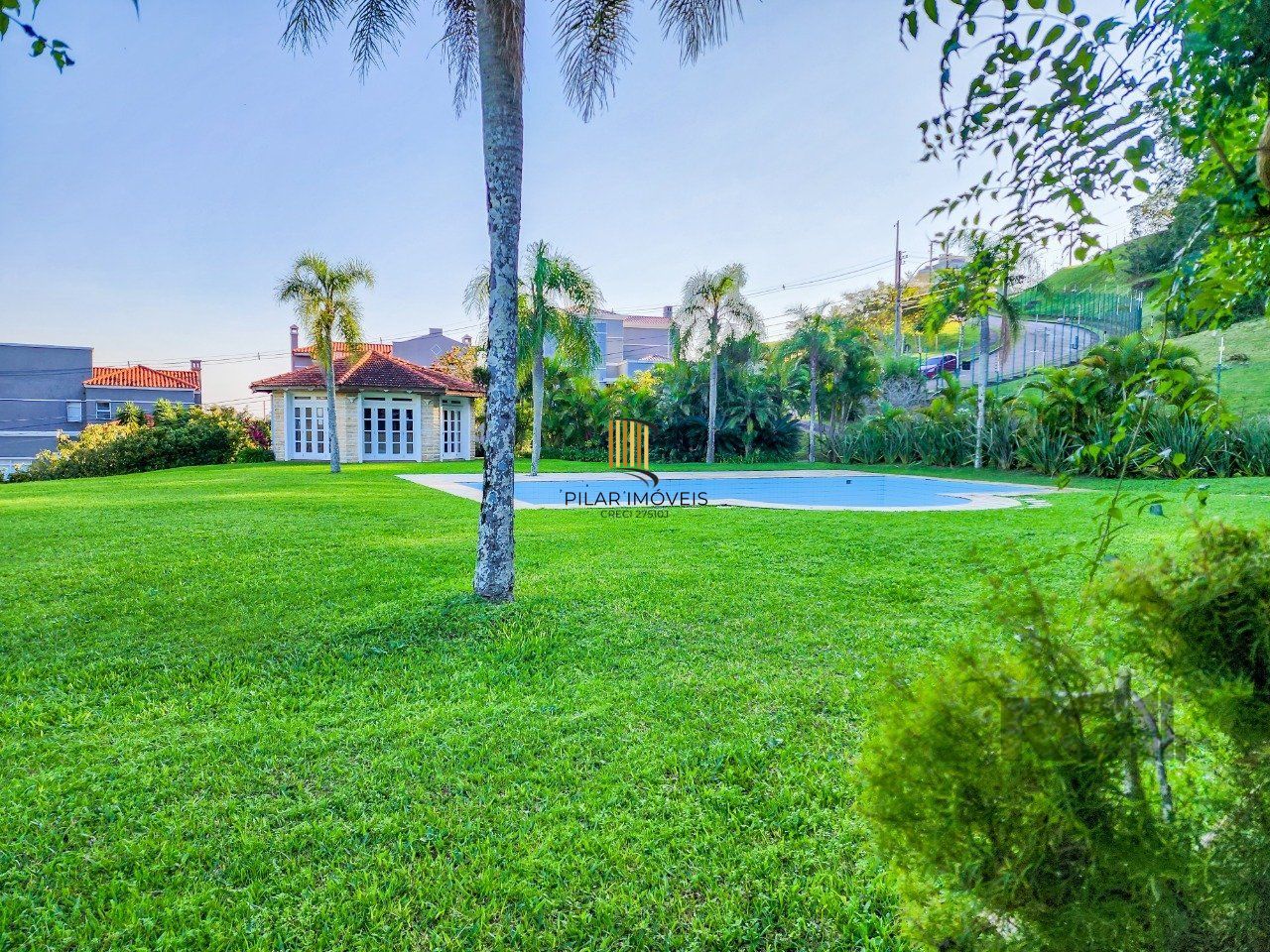 Casa de Fazenda com 1.318m²