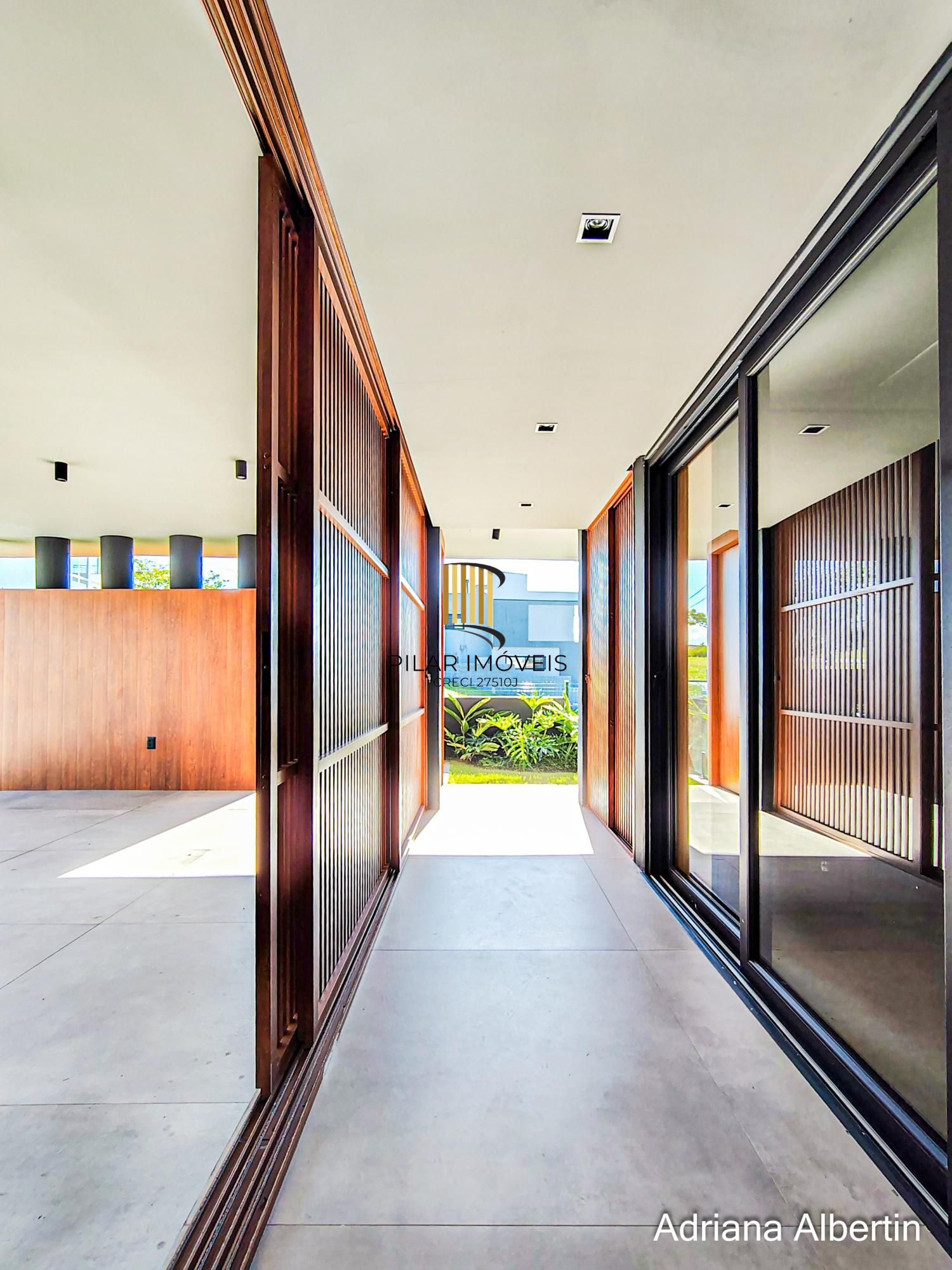 Casa com 4 suítes e escritório - Alphaville Porto Alegre