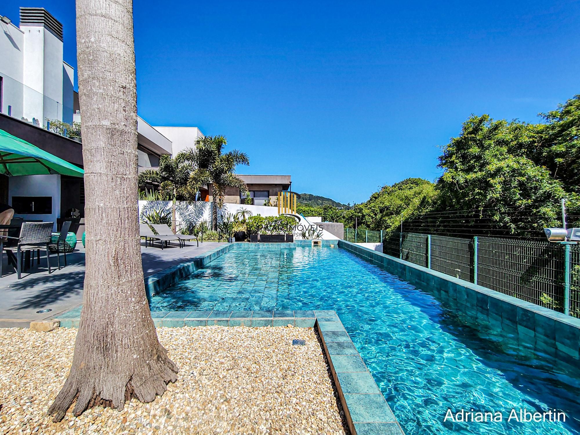 Casa de Condomínio 3 dormitórios no bairro Alphaville