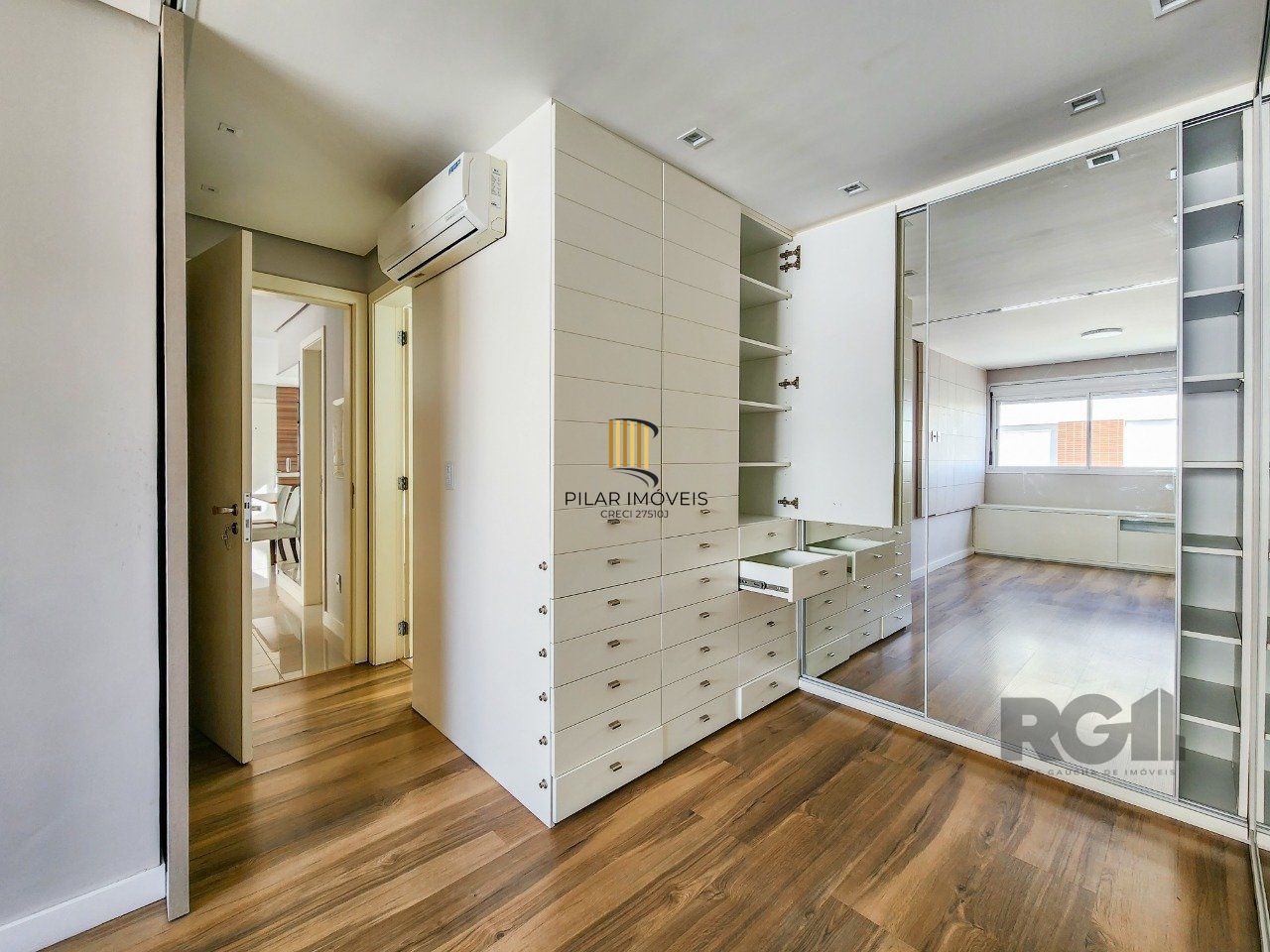 Ótimo apartamento com 2 dorm, 1 suite