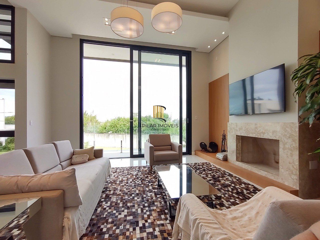 Casa de Condomínio 3 dormitórios no bairro Alphaville