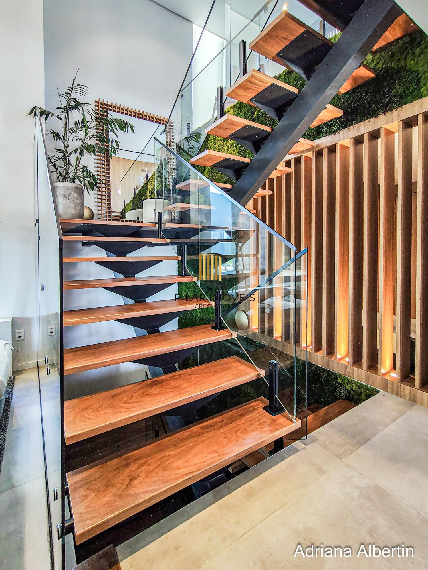 Casa com 4 suítes e escritório - Alphaville Porto Alegre