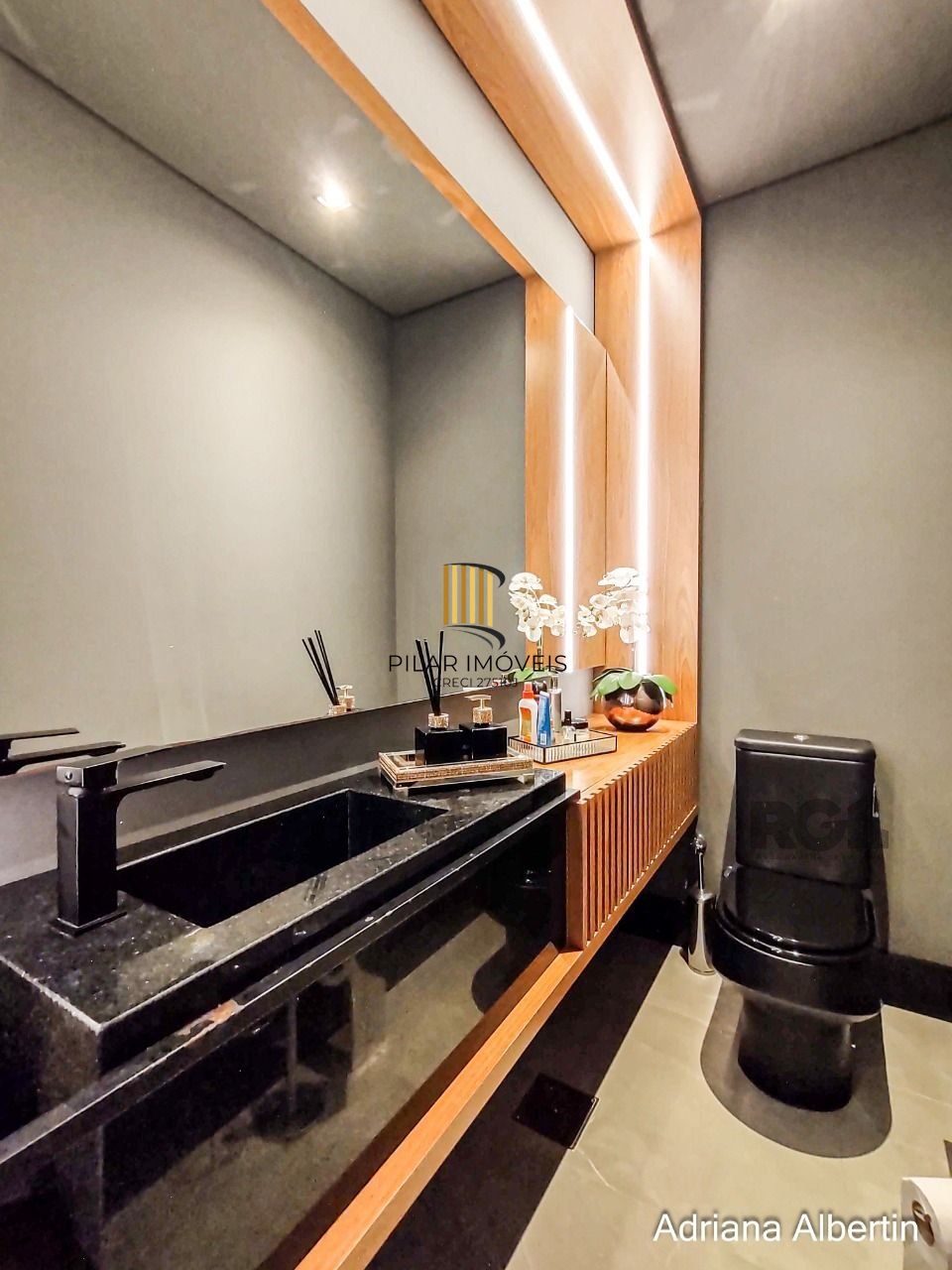 Casa Condominio para Venda - 287.21m², 3 dormitórios, sendo 3 suites, 2 vagas - Alphaville