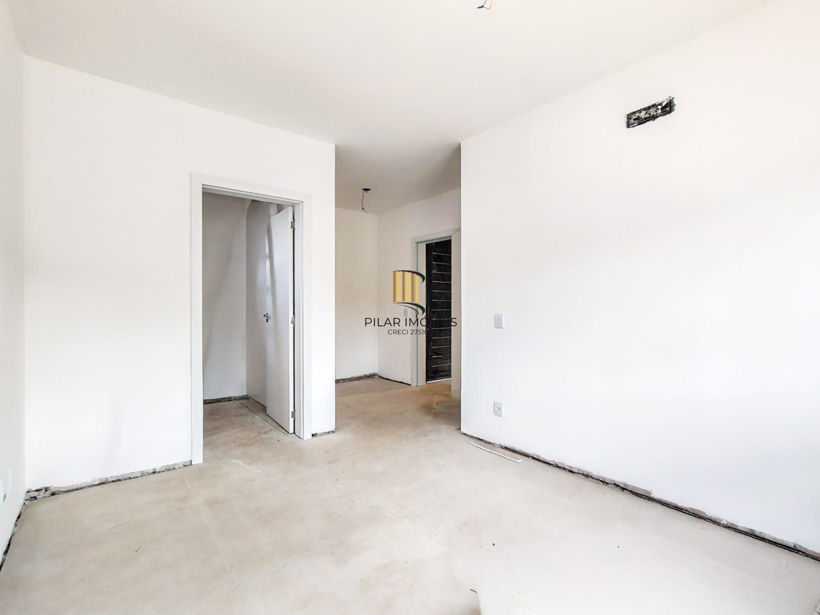 Casa térrea em condomínio fechado