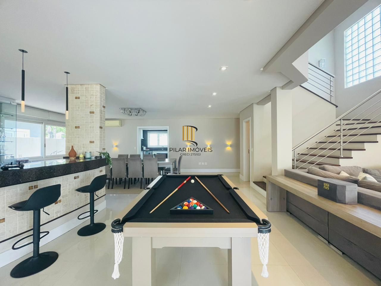 Casa de Condomínio 5 dormitórios no bairro Maristela