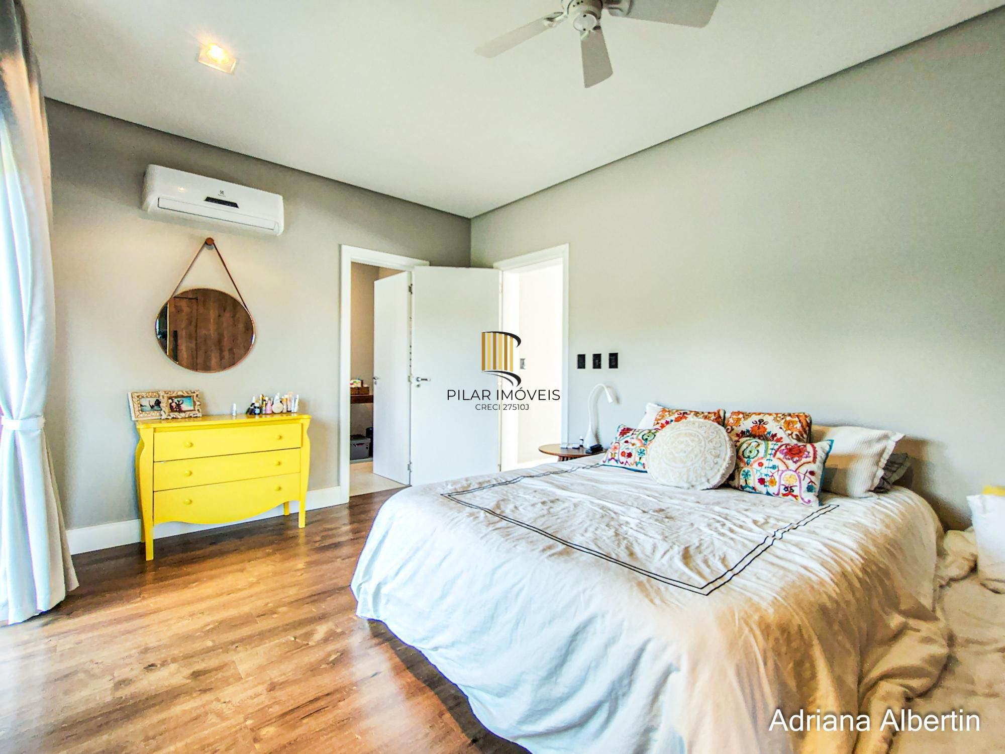 Casa em condomínio na Estrada das Três Meninas com 3 suítes