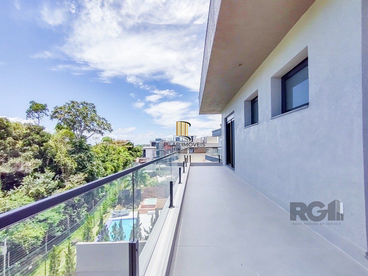 Casa Condominio para Venda - 349m², 3 dormitórios, sendo 3 suites, 2 vagas - Alphaville