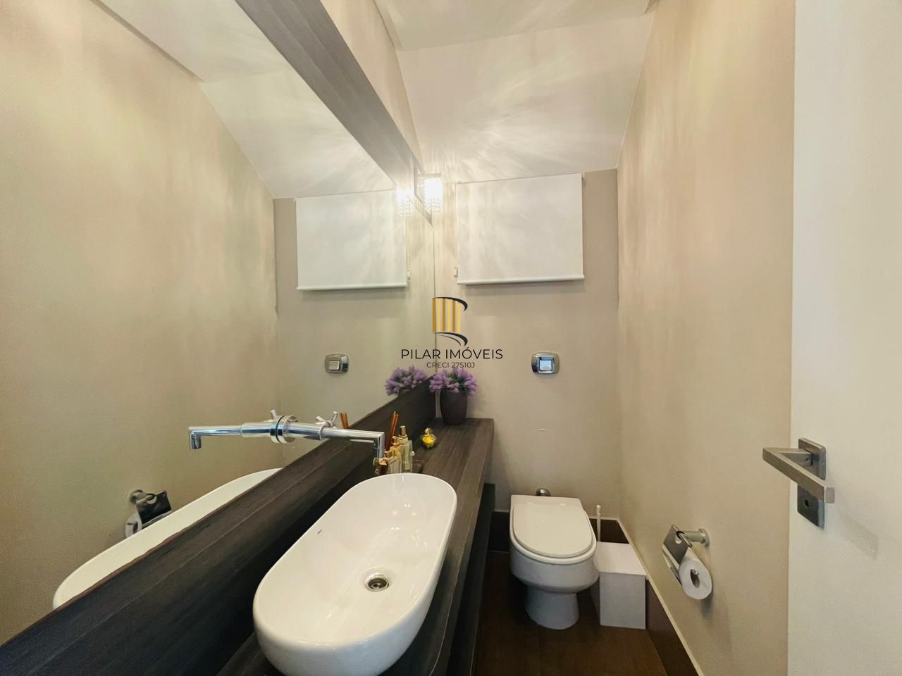 Casa de Condomínio 5 dormitórios no bairro Maristela