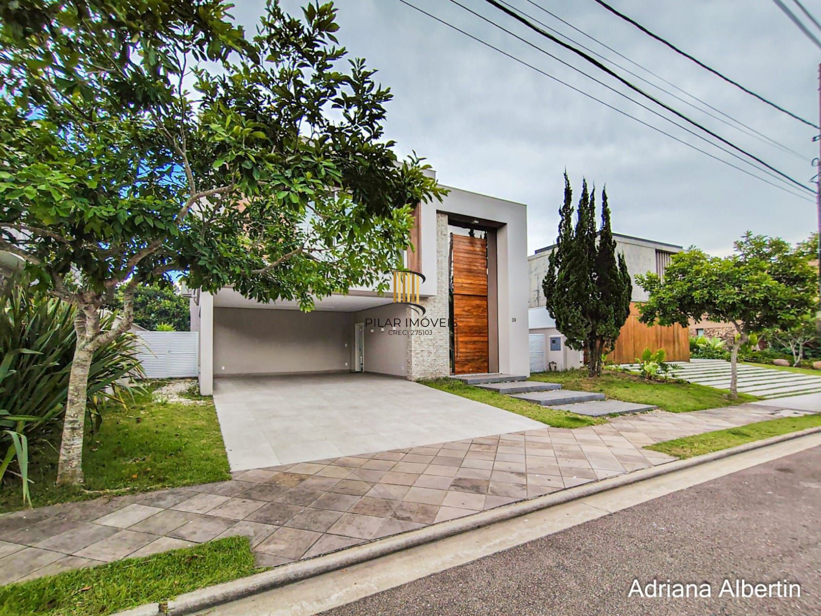 Casa com 400m² e 4 suítes