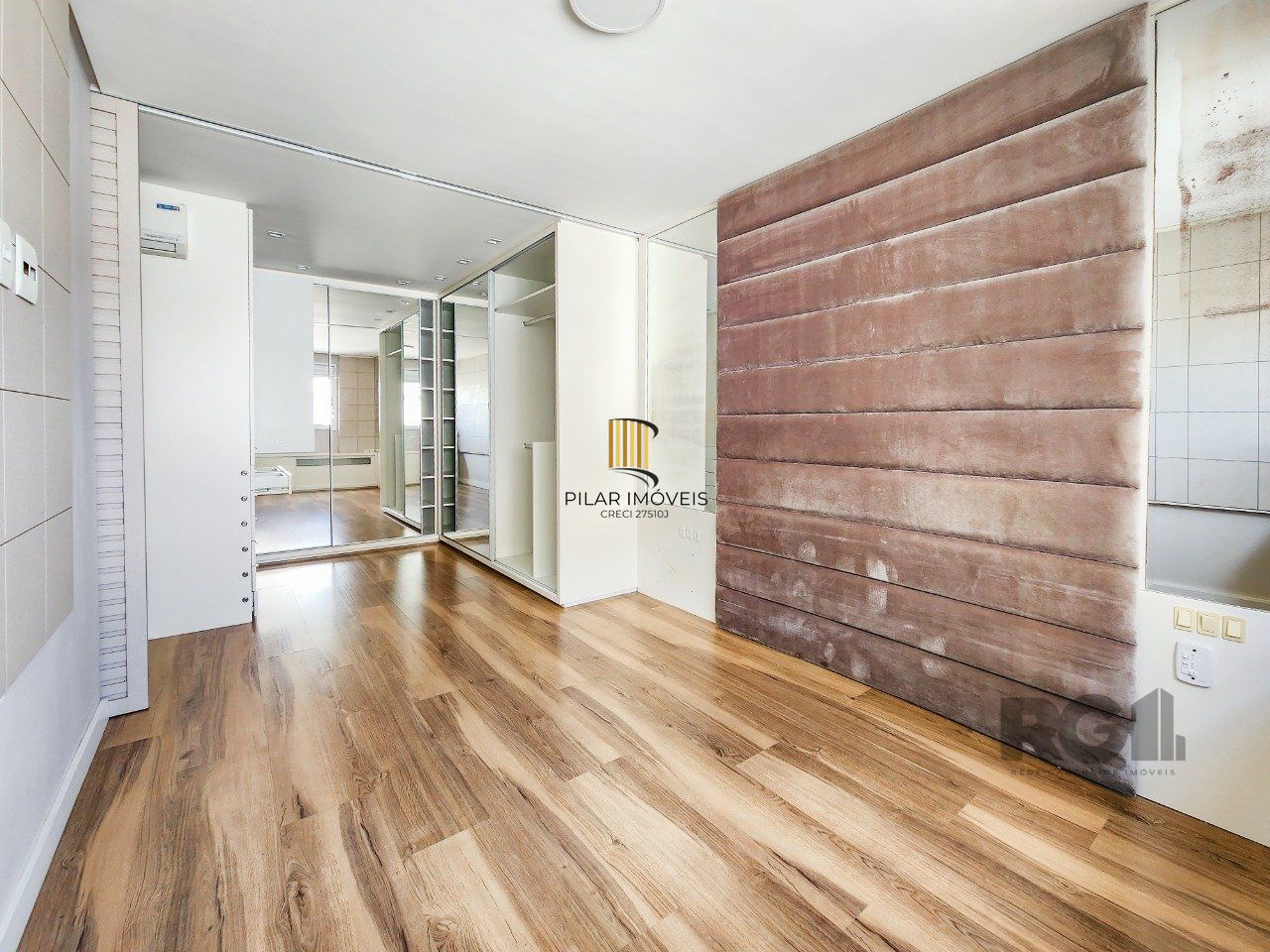 Ótimo apartamento com 2 dorm, 1 suite