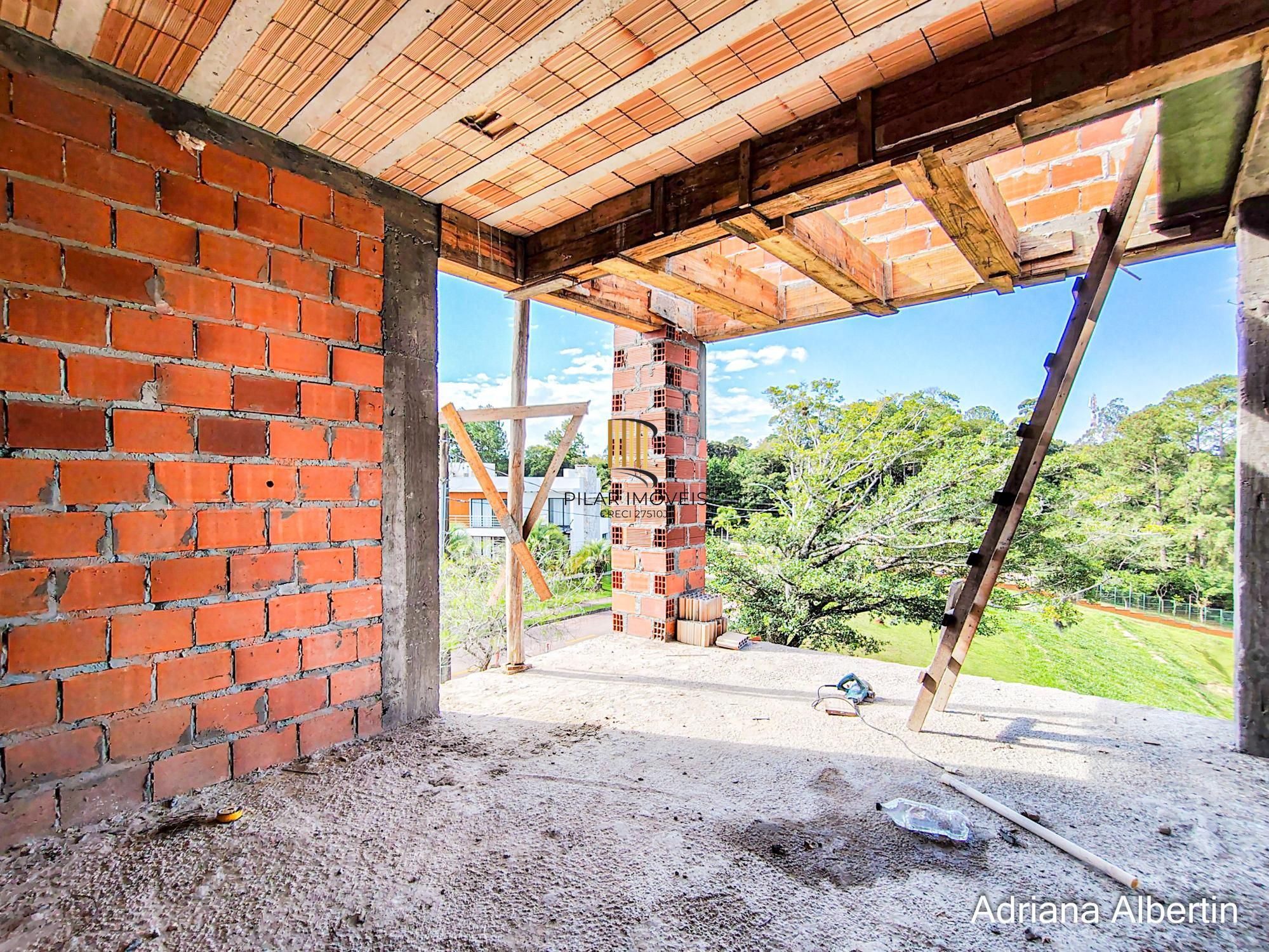 Casa em Construção - 340m² privativo