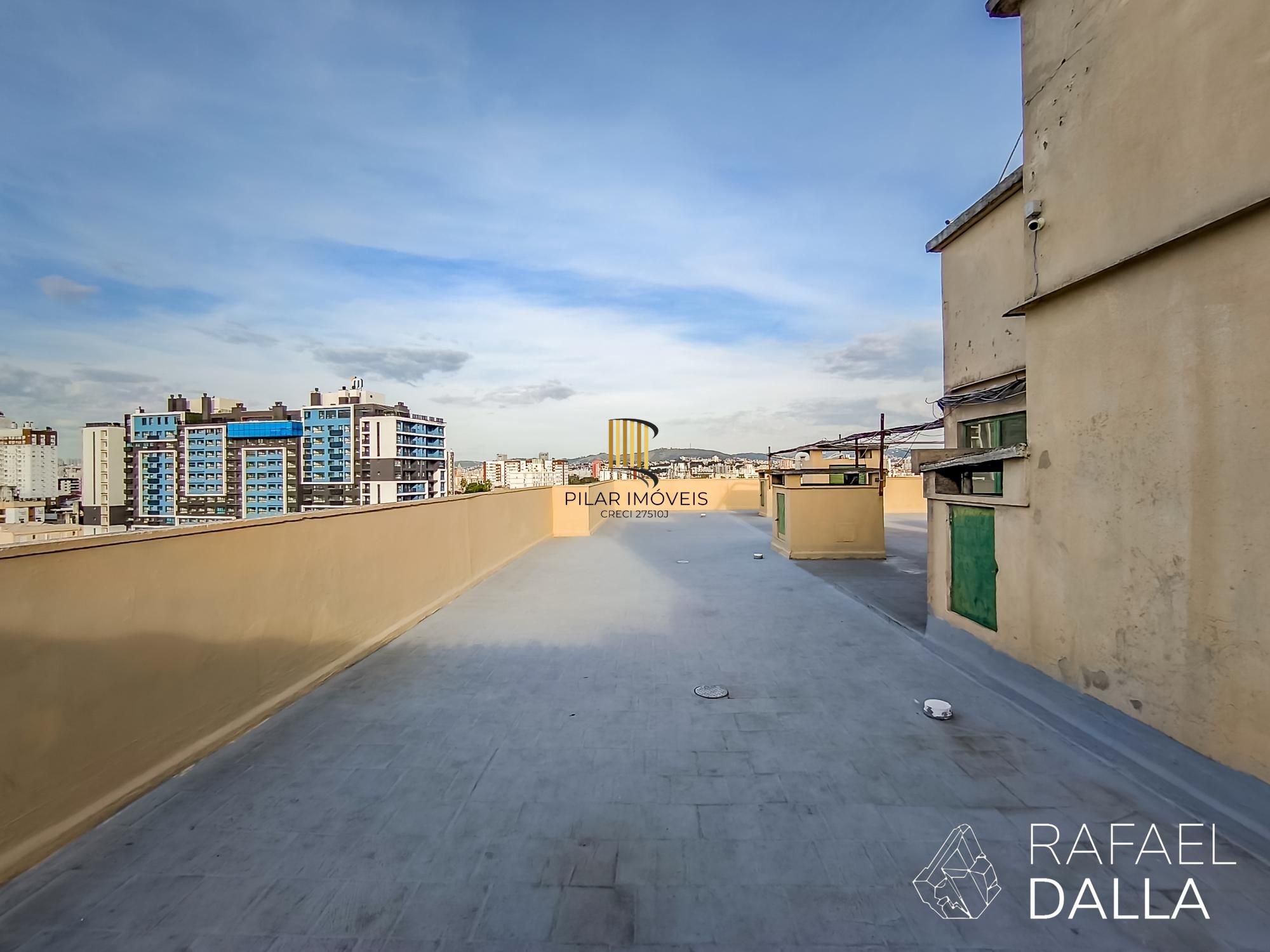 Apartamento 1 dormitório com vista, sol da manhã e estrutura na João Alfredo