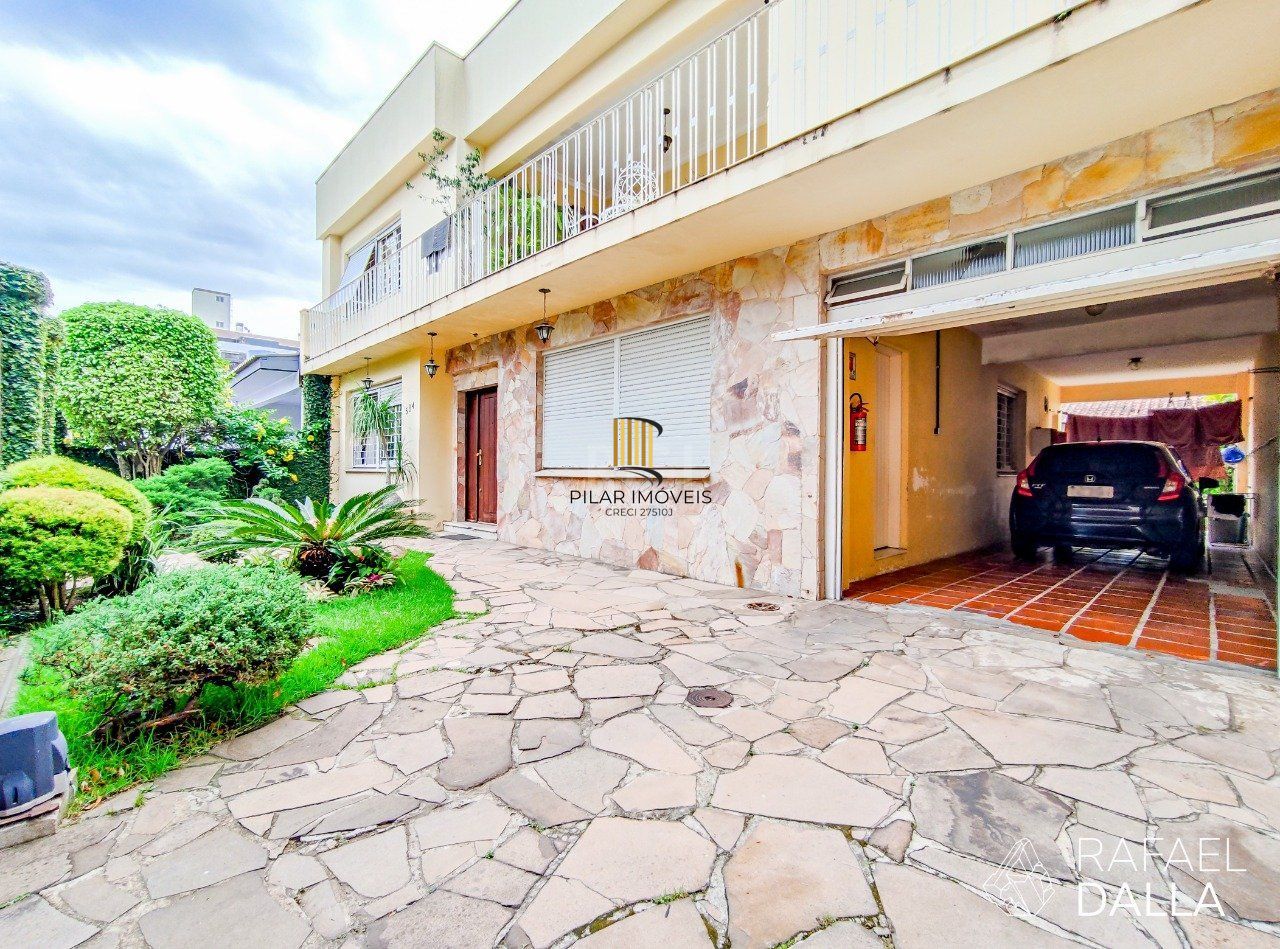 Casa 3 dormitórios no bairro Santana