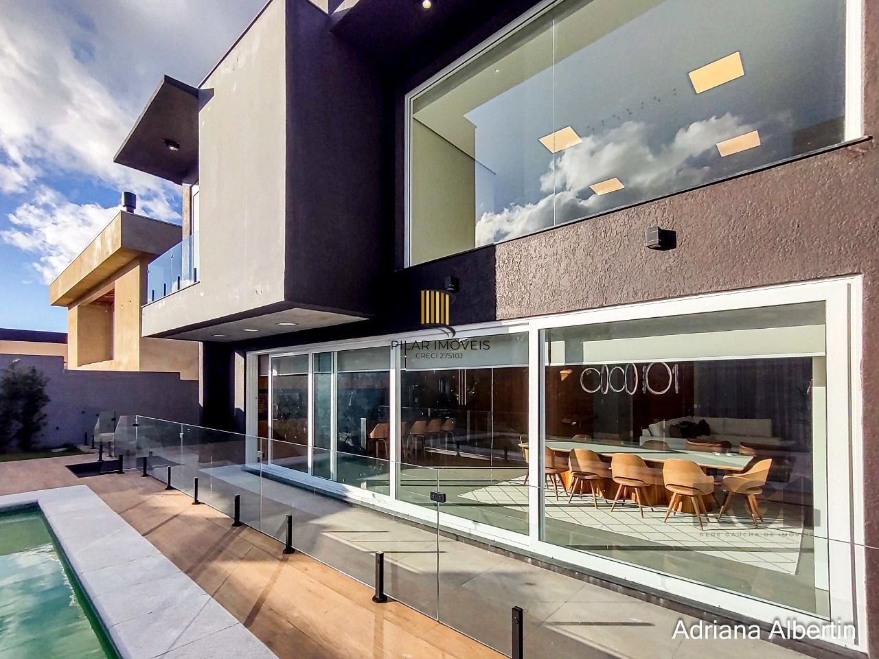 Casa Condominio para Venda - 266.44m², 4 dormitórios, sendo 4 suites, 2 vagas - Alphaville