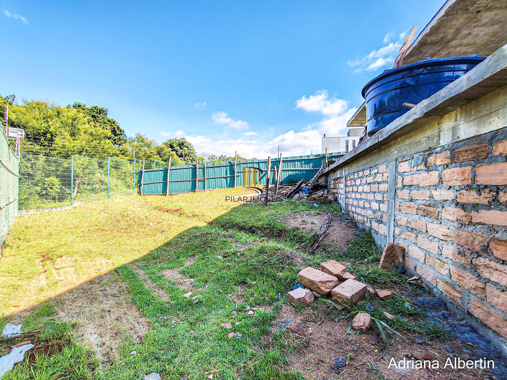 Casa térrea em condomínio na Estrada das Três Meninas – Alphaville