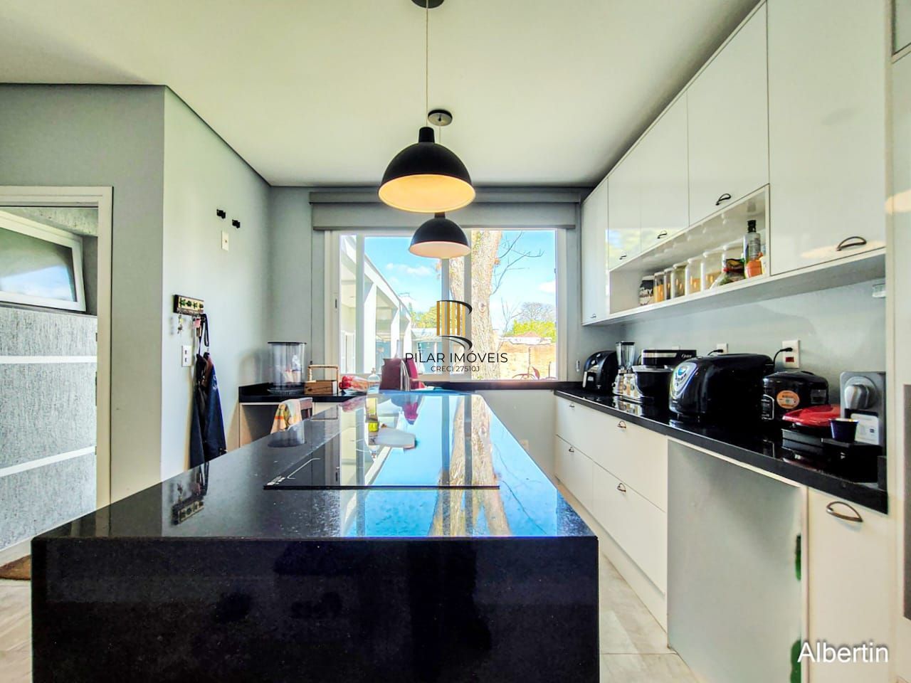 Casa térrea reformada com 5 suítes no Jardim Isabel, zona sul