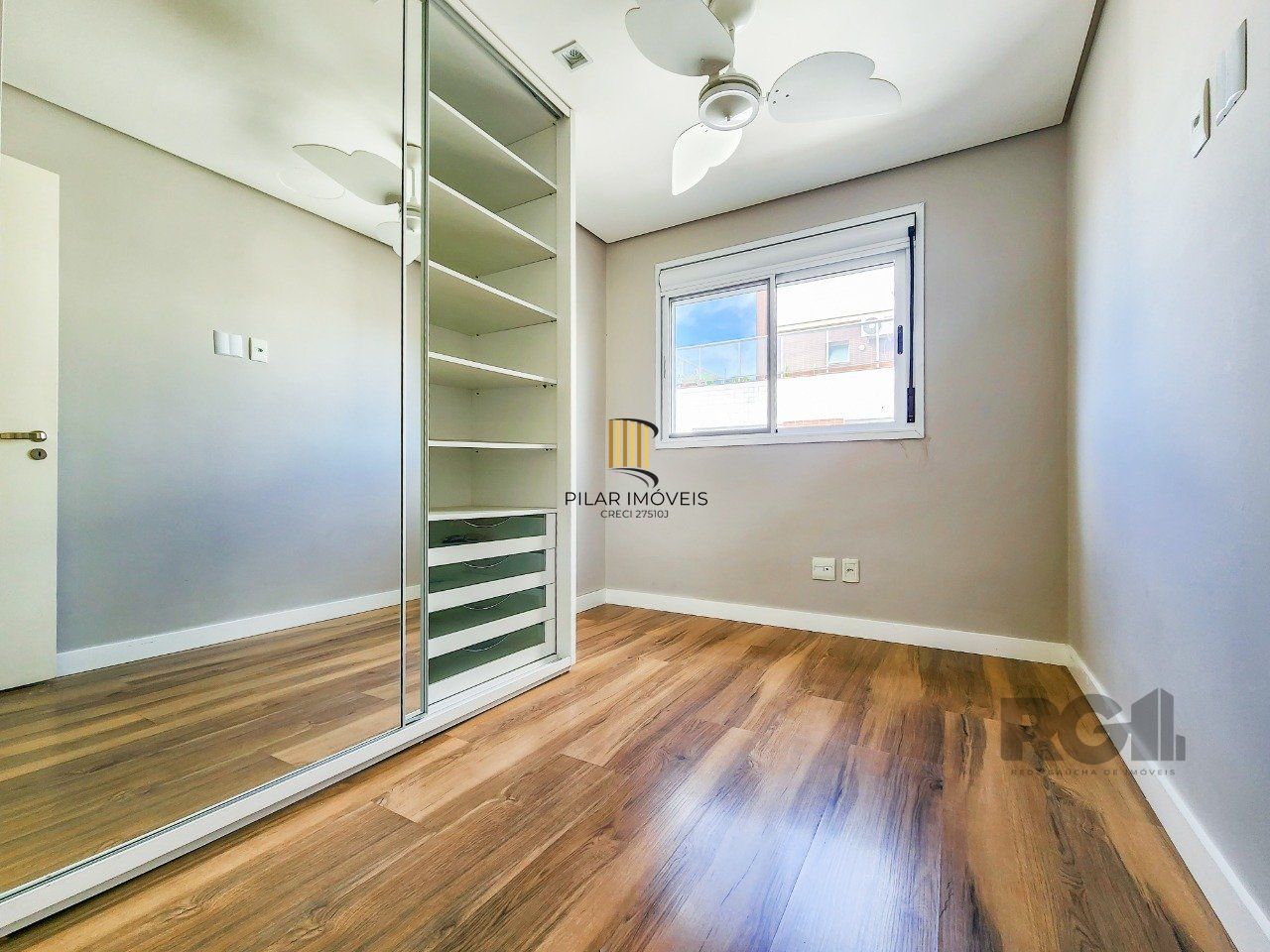 Ótimo apartamento com 2 dorm, 1 suite