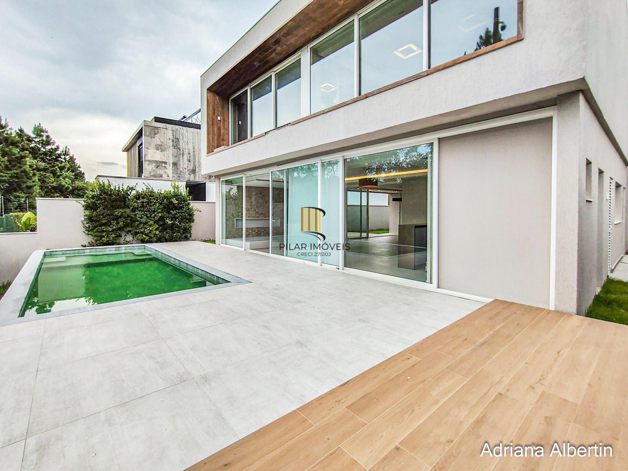 Casa com 400m² e 4 suítes