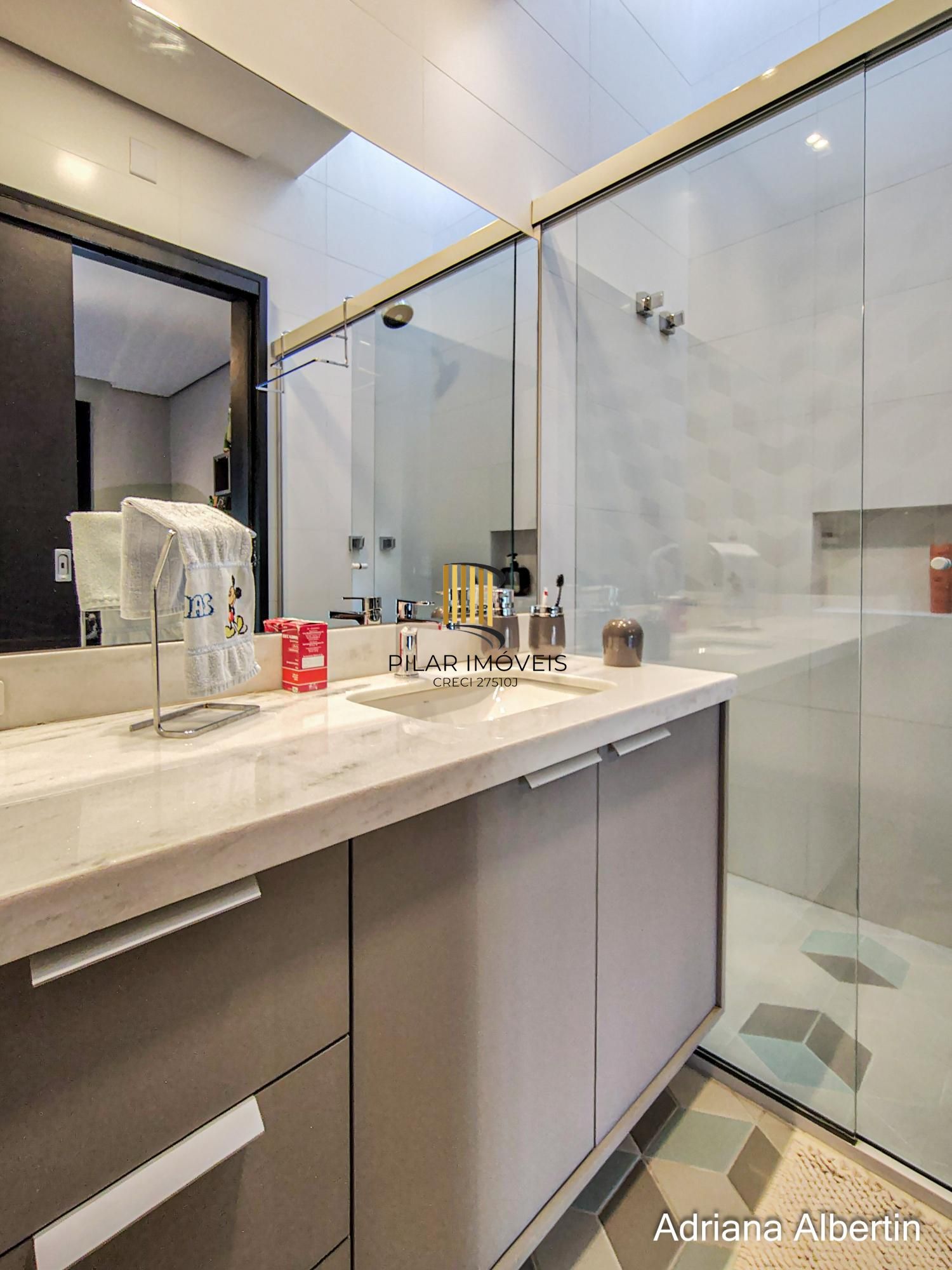 Casa de Condomínio 3 dormitórios no bairro Alphaville