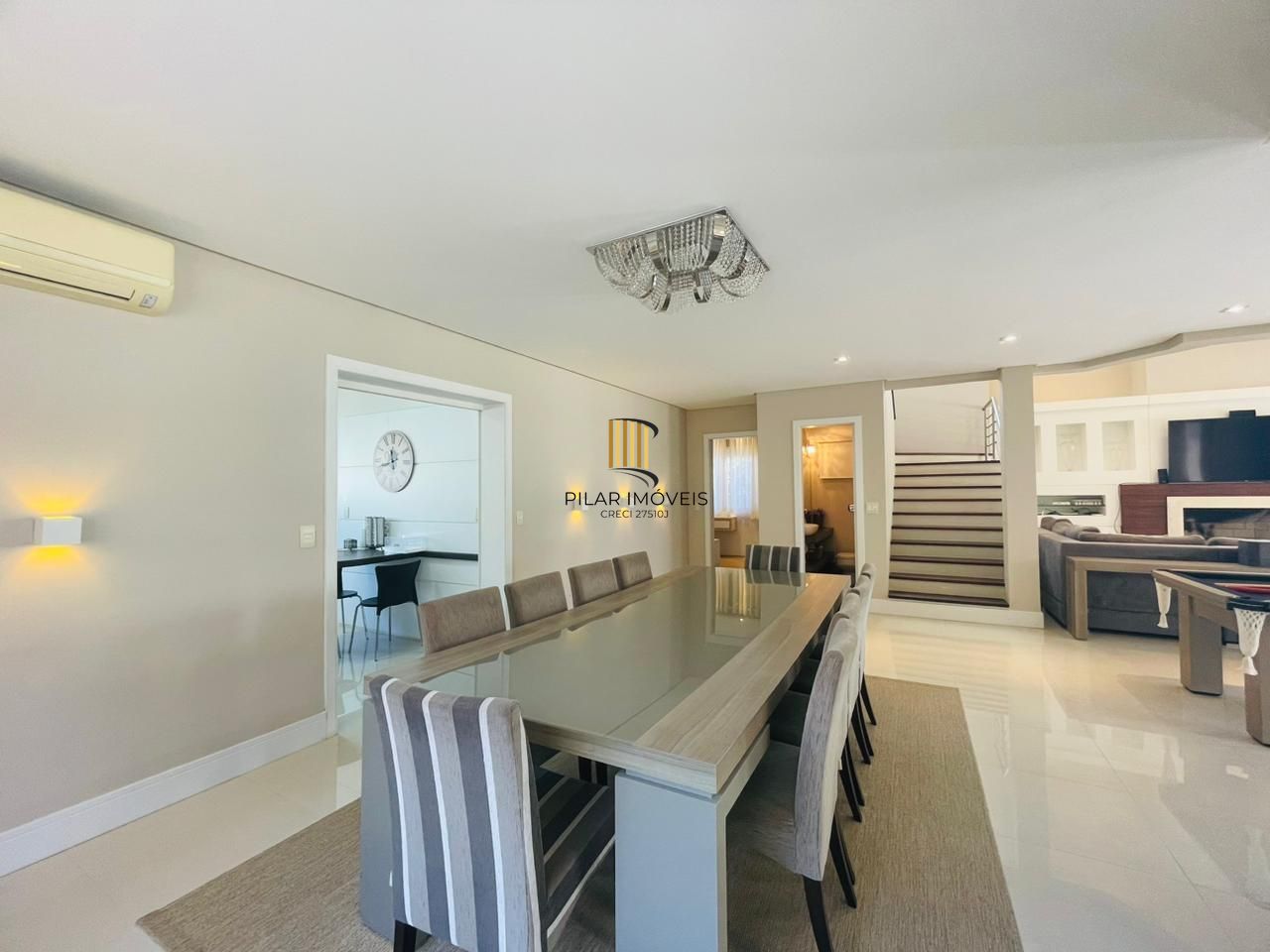 Casa de Condomínio 5 dormitórios no bairro Maristela