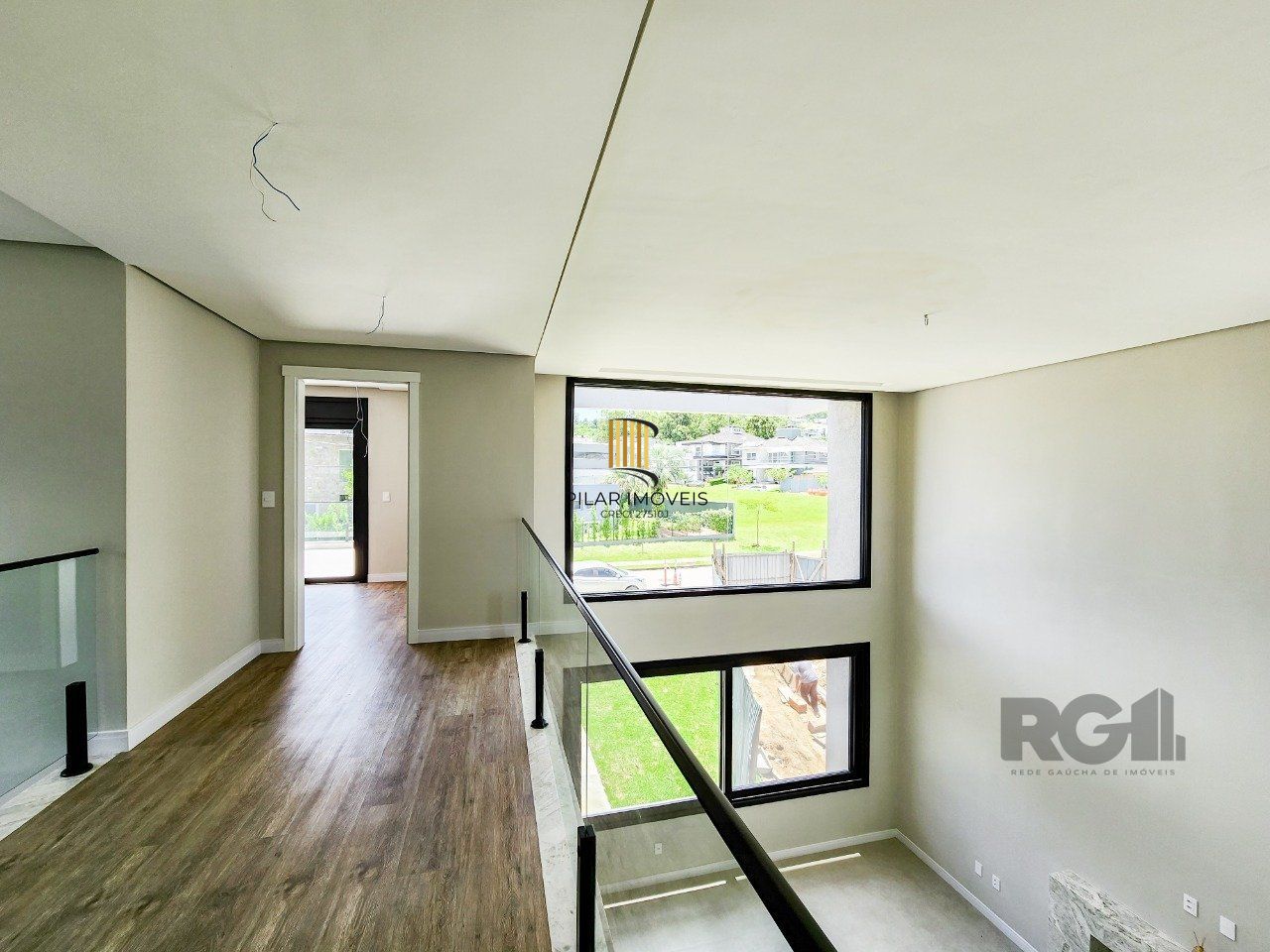 Casa Condominio para Venda - 349m², 3 dormitórios, sendo 3 suites, 2 vagas - Alphaville