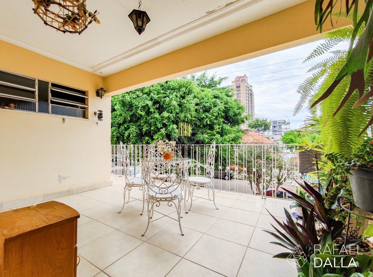 Casa 3 dormitórios no bairro Santana