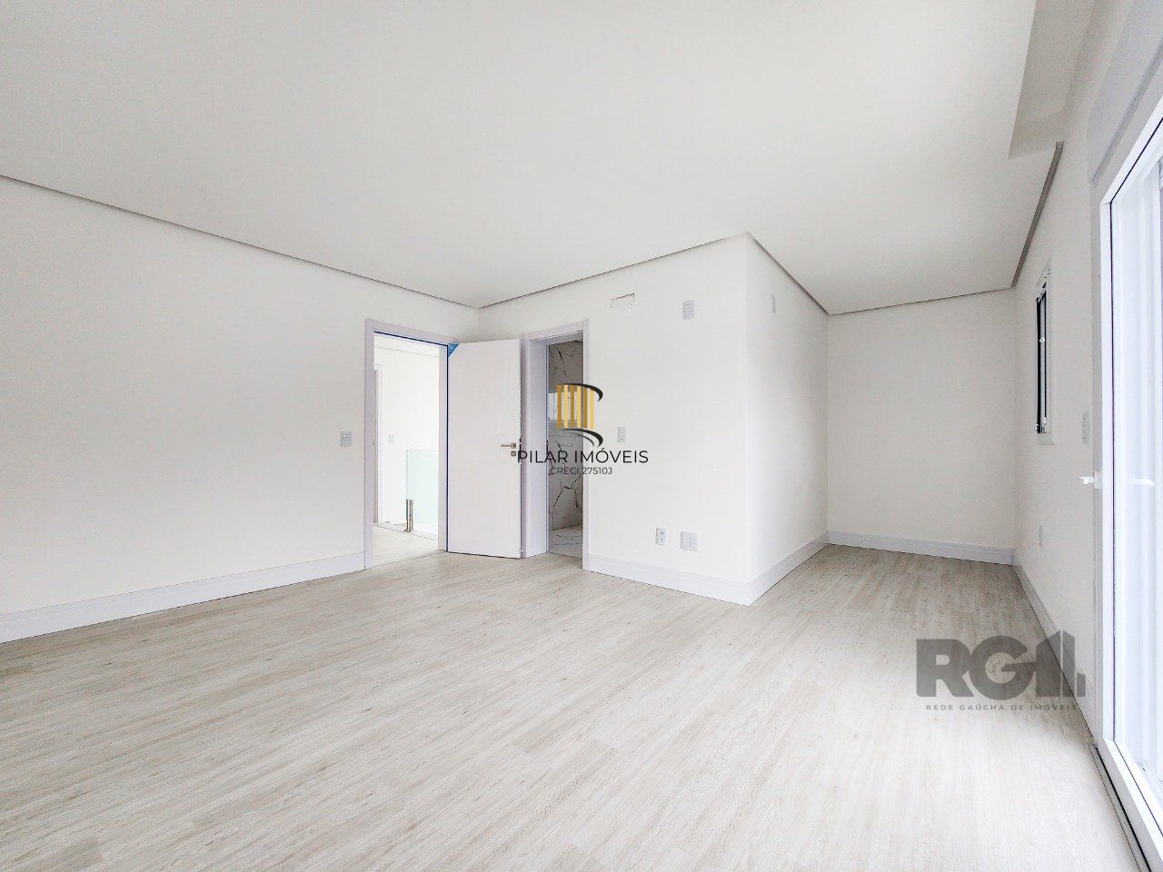 Casa Condominio para Venda - 292m², 4 dormitórios, sendo 4 suites, 2 vagas - Alphaville