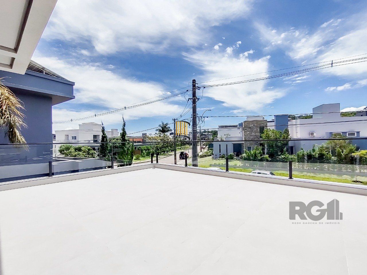 Casa Condominio para Venda - 349m², 3 dormitórios, sendo 3 suites, 2 vagas - Alphaville