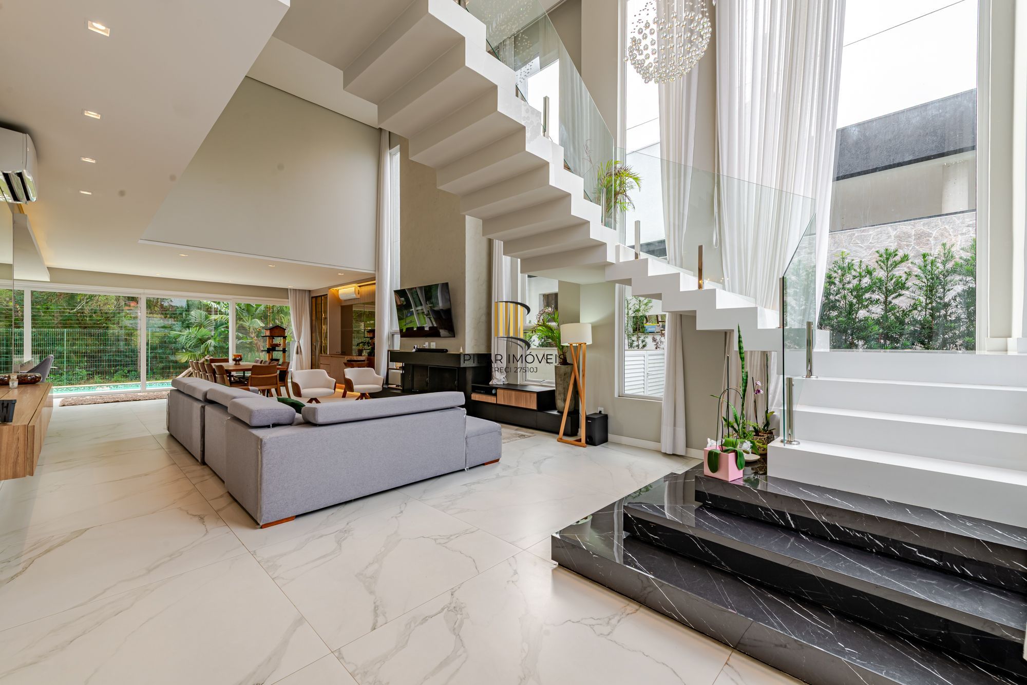 Casa em condomínio 4 suítes AlphaVille