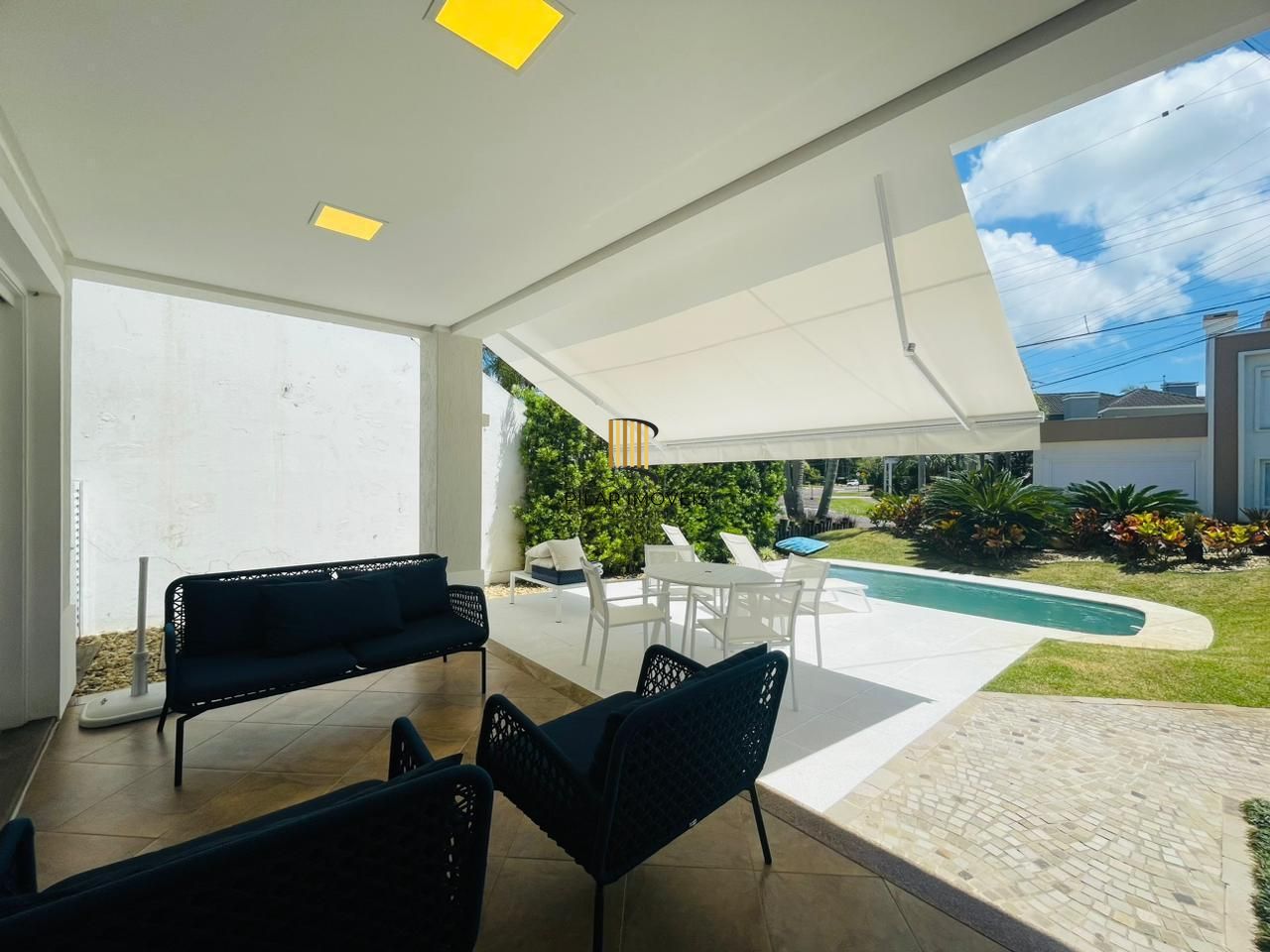 Casa de Condomínio 5 dormitórios no bairro Maristela