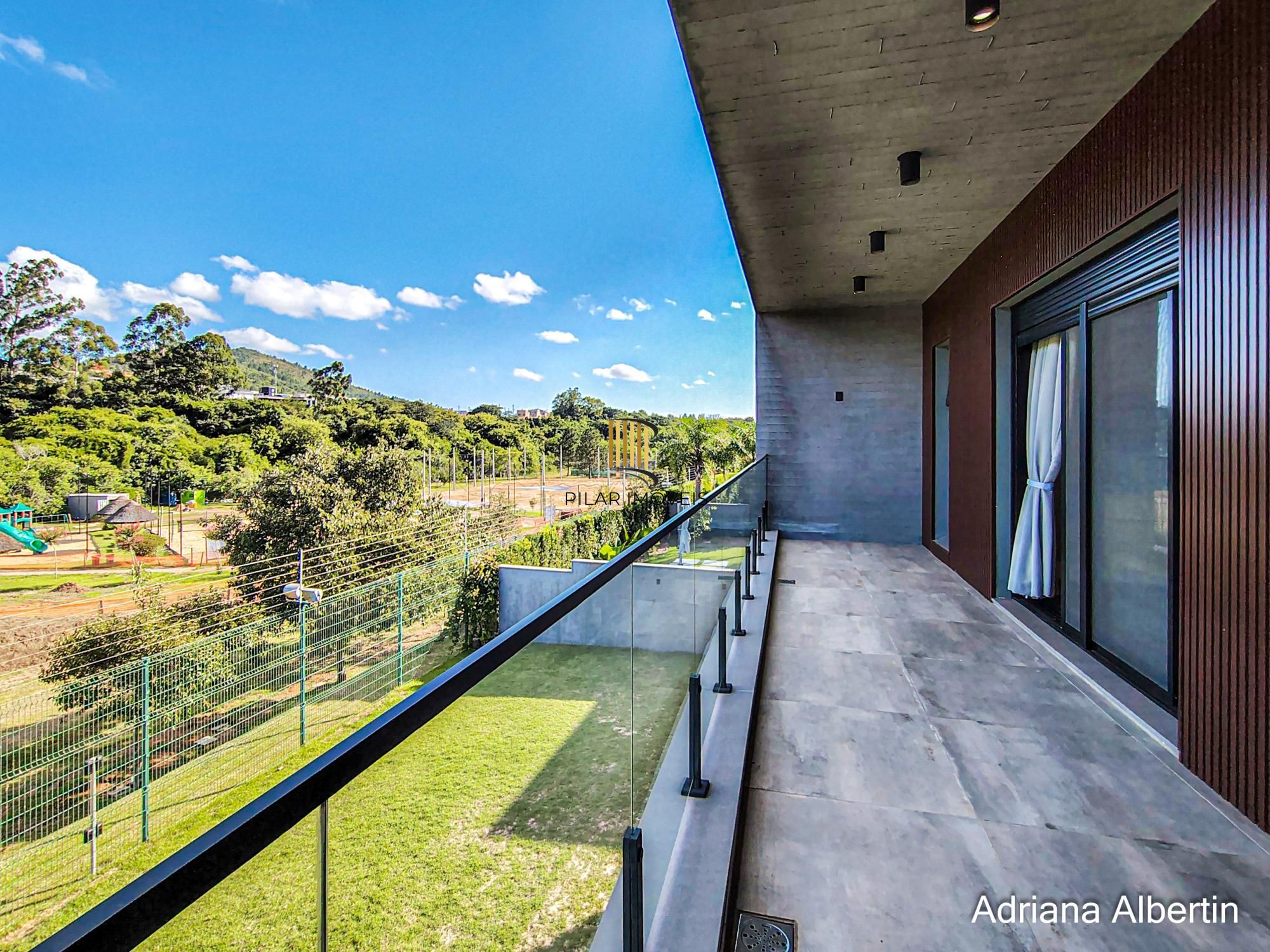 Casa em condomínio na Estrada das Três Meninas com 3 suítes