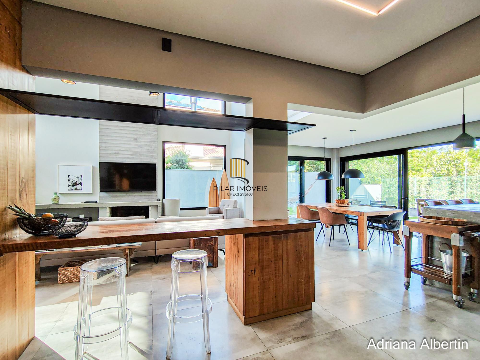 Casa em condomínio na Estrada das Três Meninas com 3 suítes