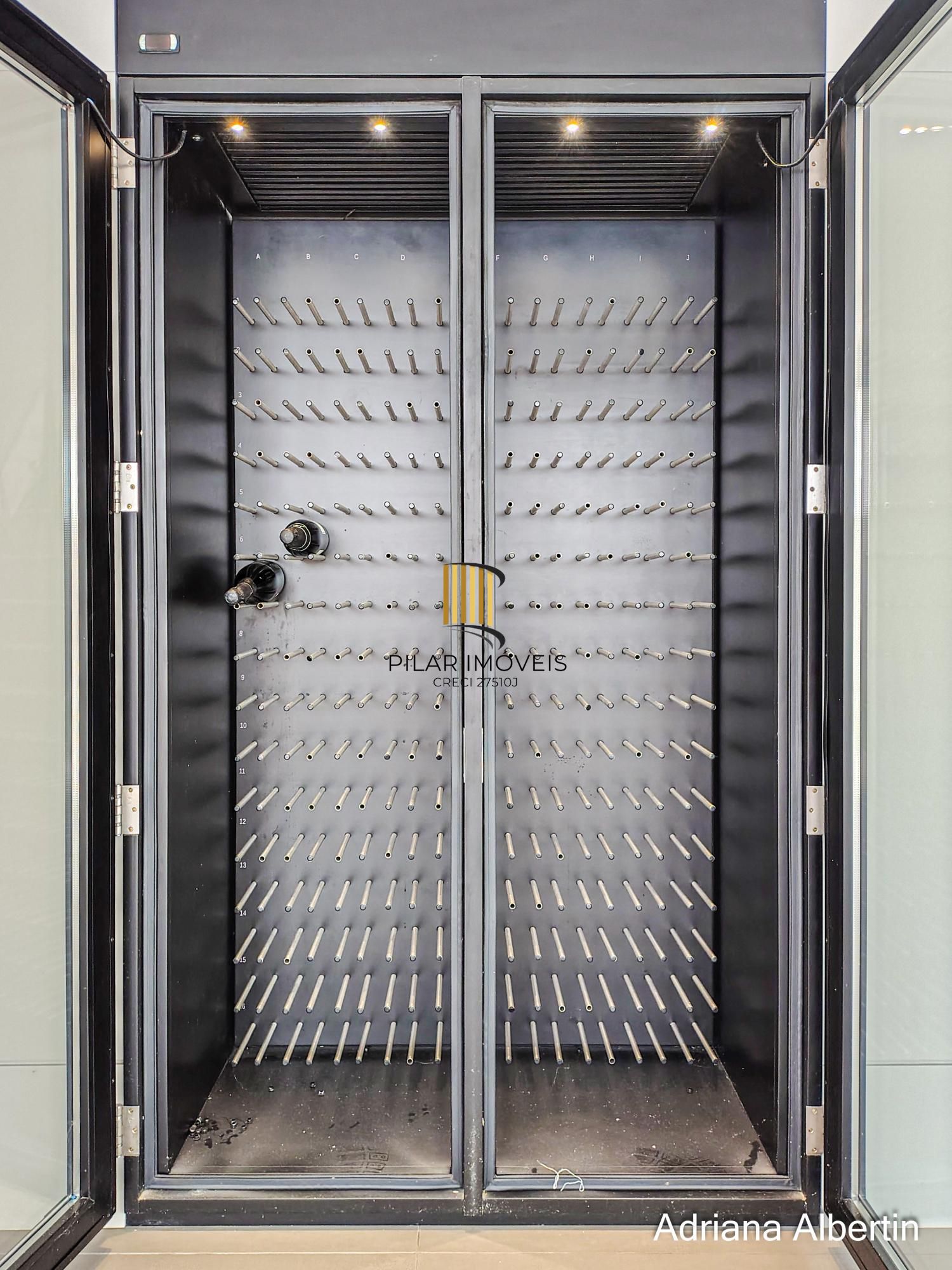 Casa com 400m² e 4 suítes