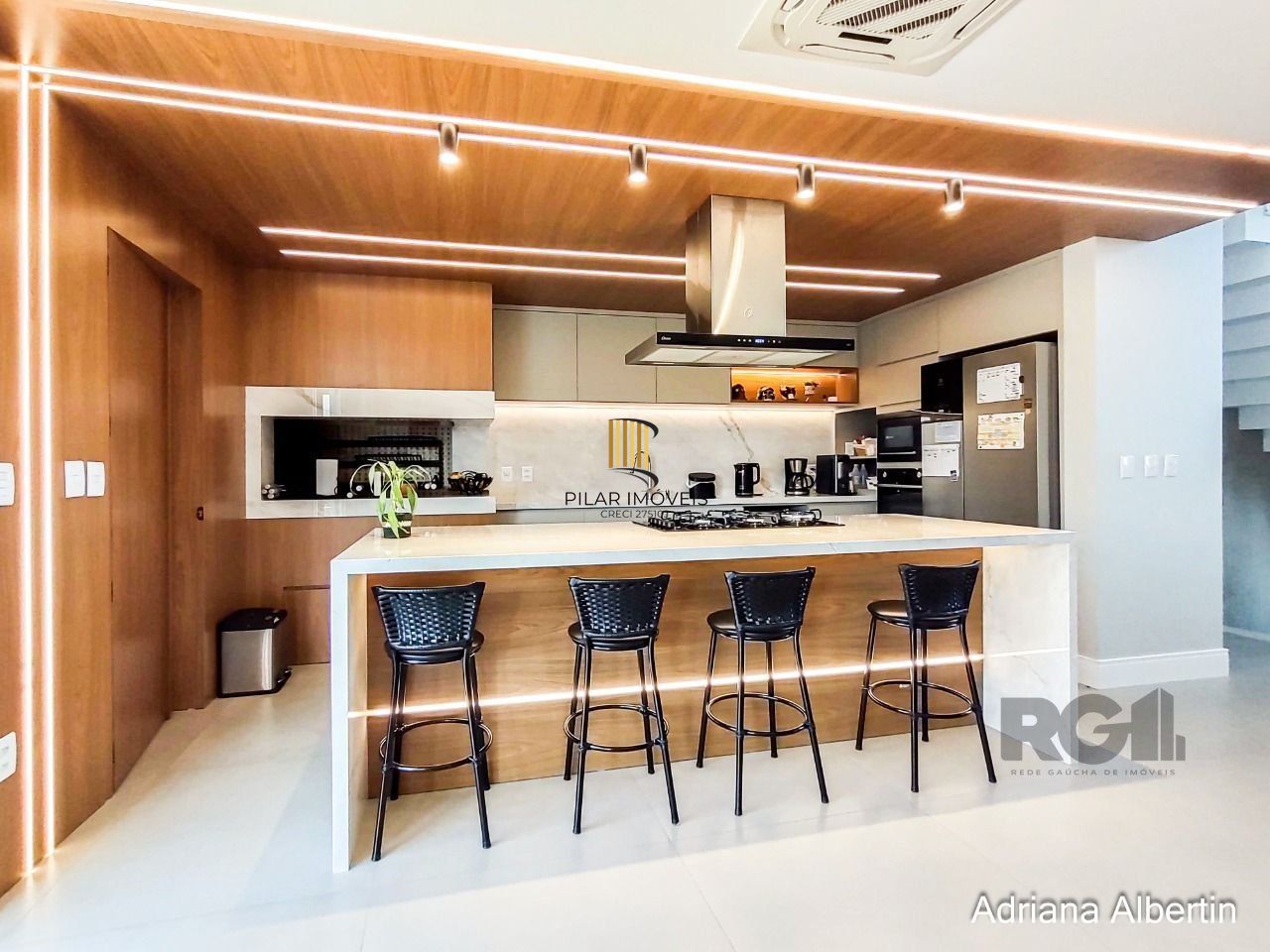 Casa Condominio para Venda - 287.21m², 3 dormitórios, sendo 3 suites, 2 vagas - Alphaville