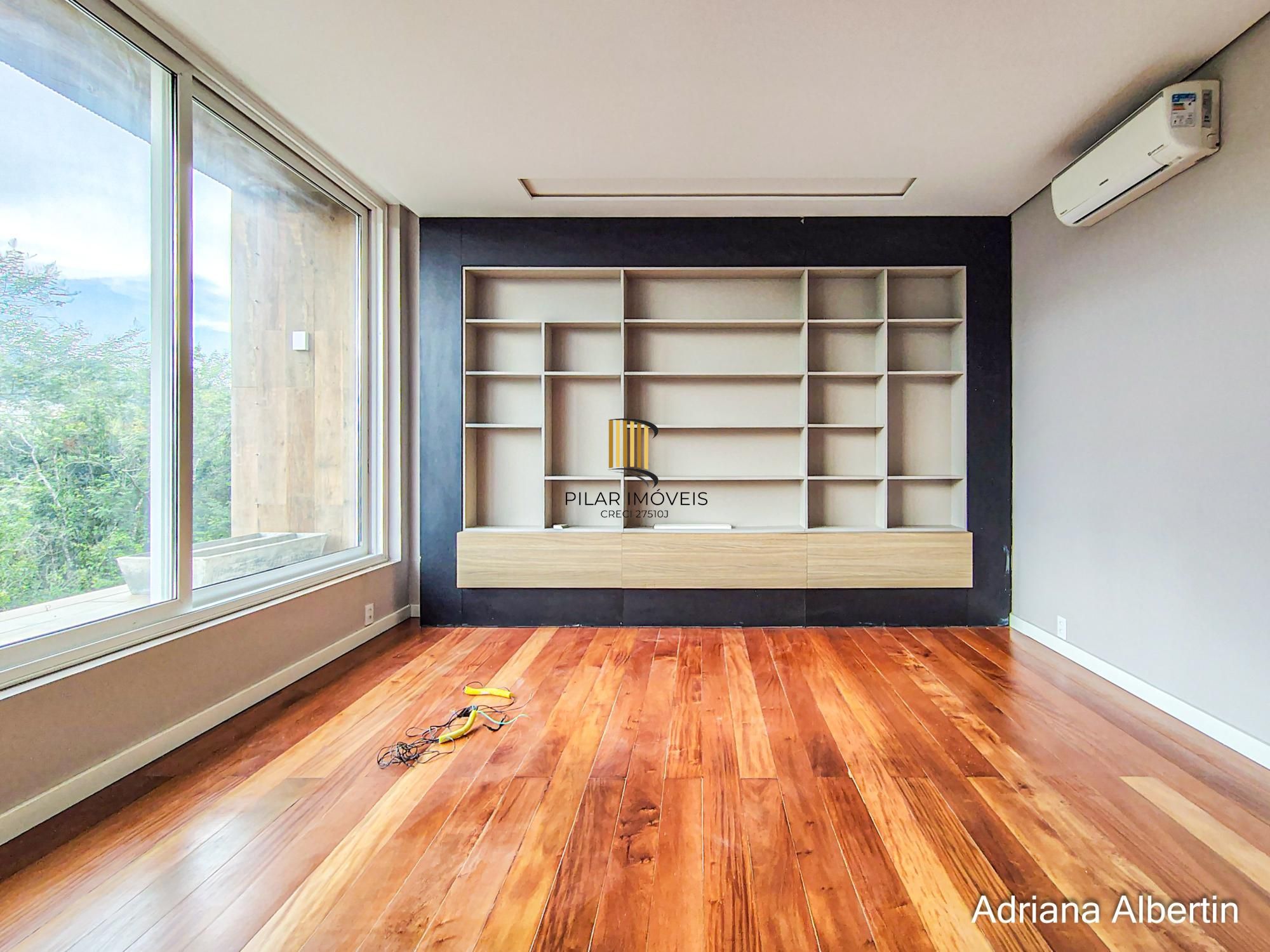 Casa com 400m² e 4 suítes