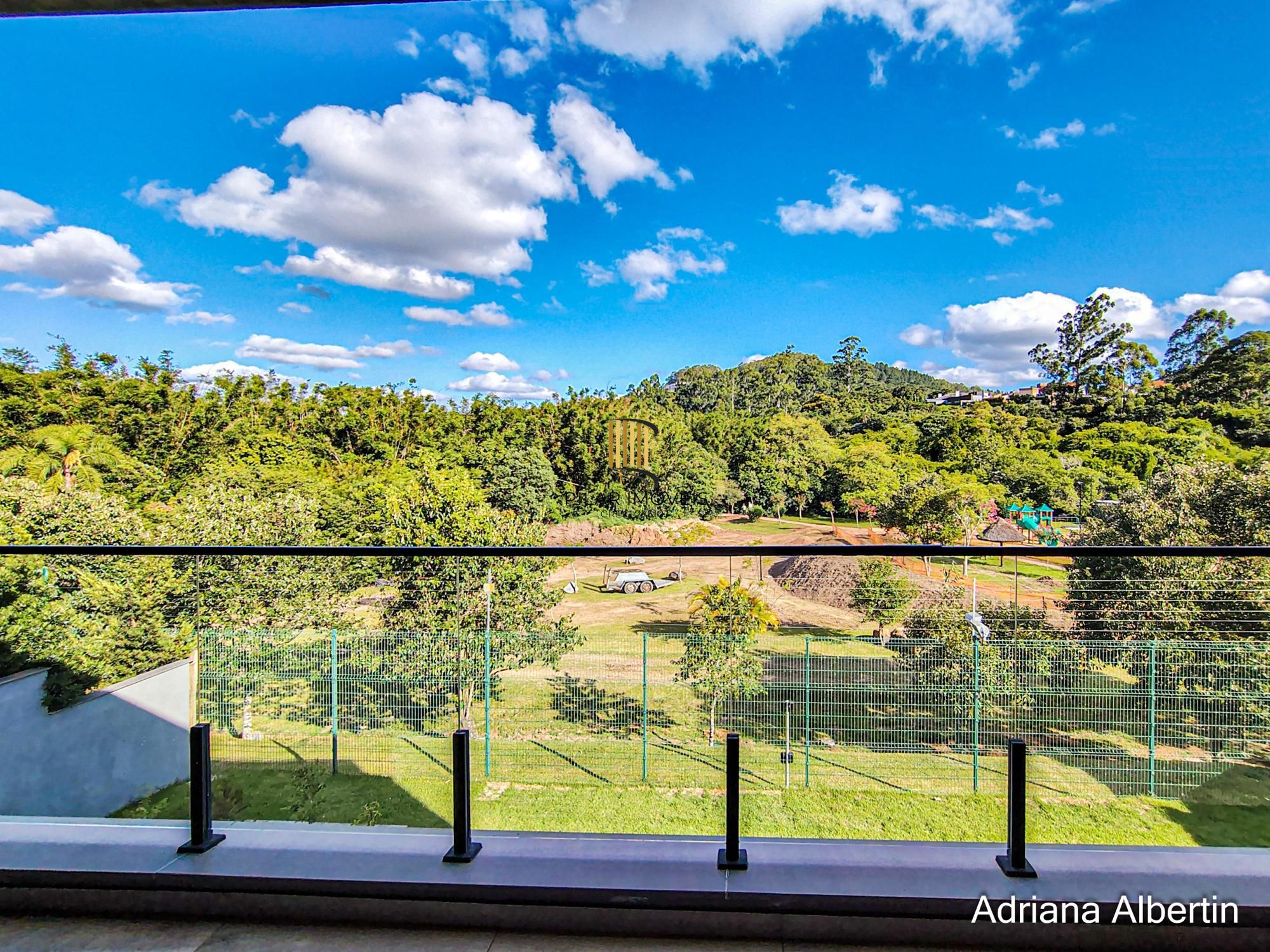 Casa em condomínio na Estrada das Três Meninas com 3 suítes