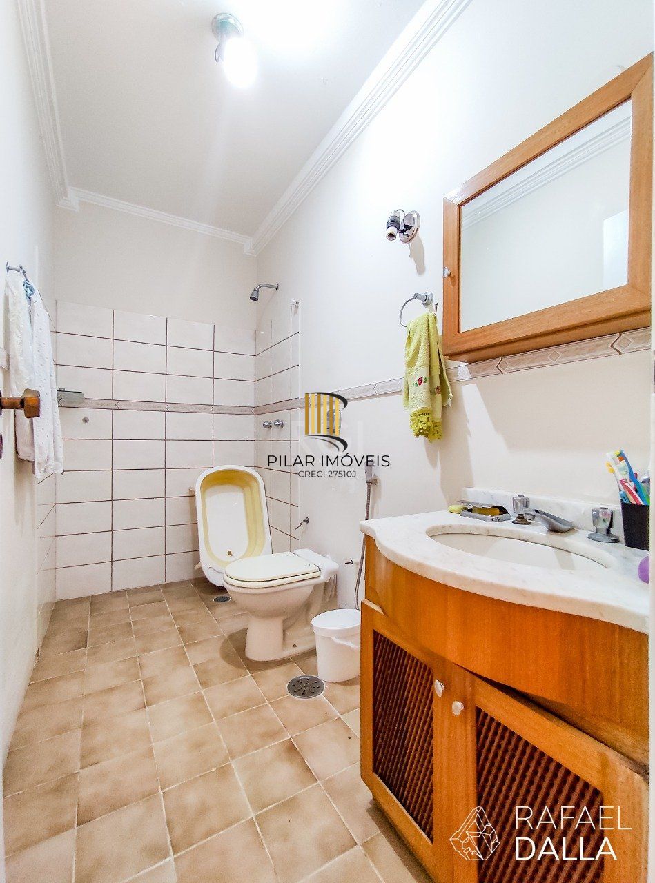 Casa 3 dormitórios no bairro Santana