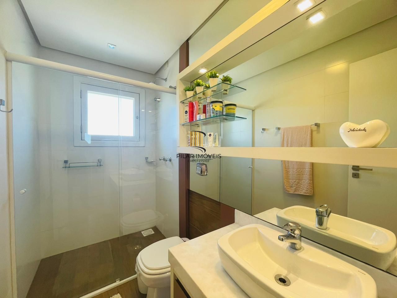 Casa de Condomínio 5 dormitórios no bairro Maristela